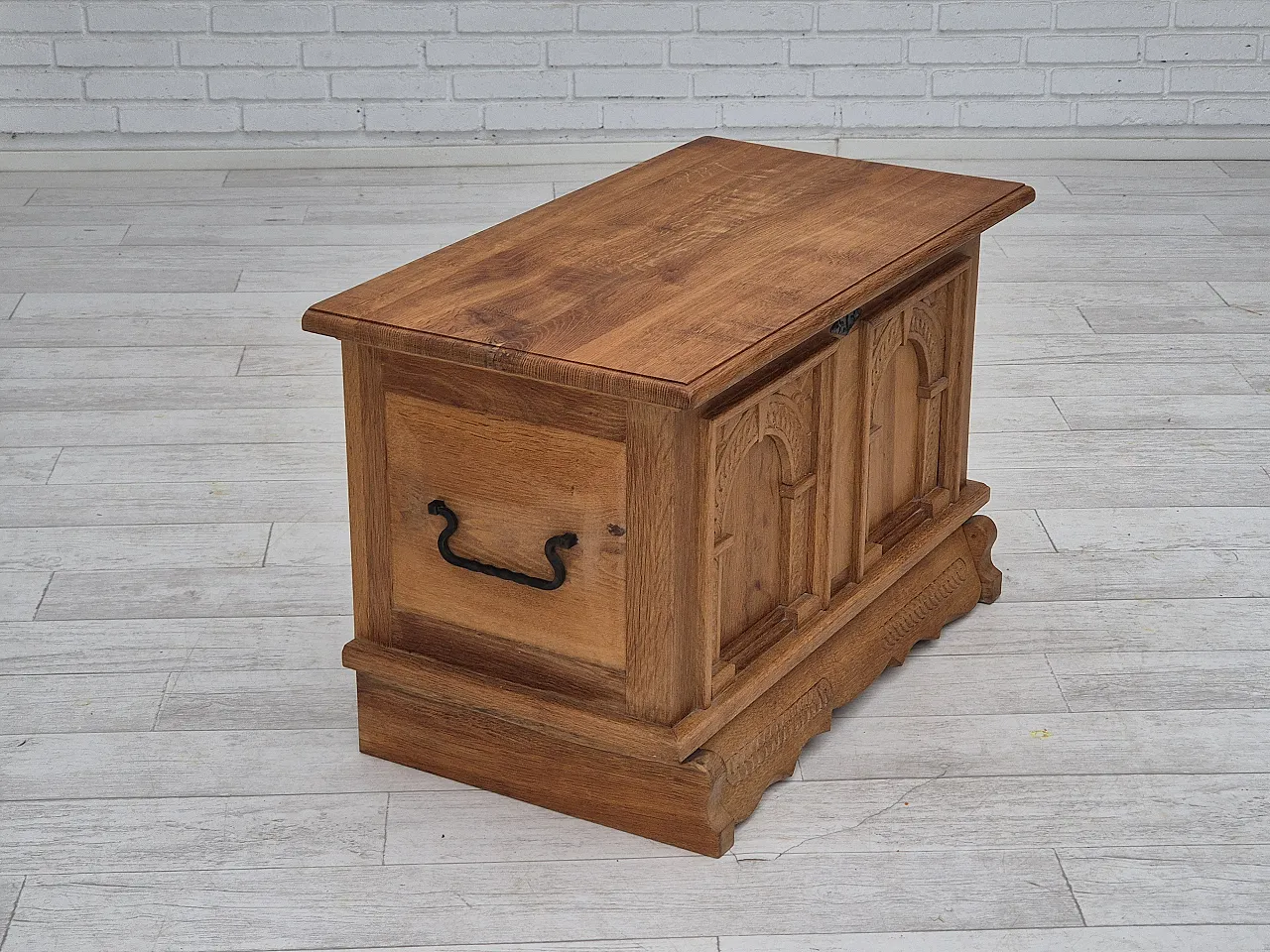 Scatola laterale danese con cassetto, legno massello rovere, anni '70 13