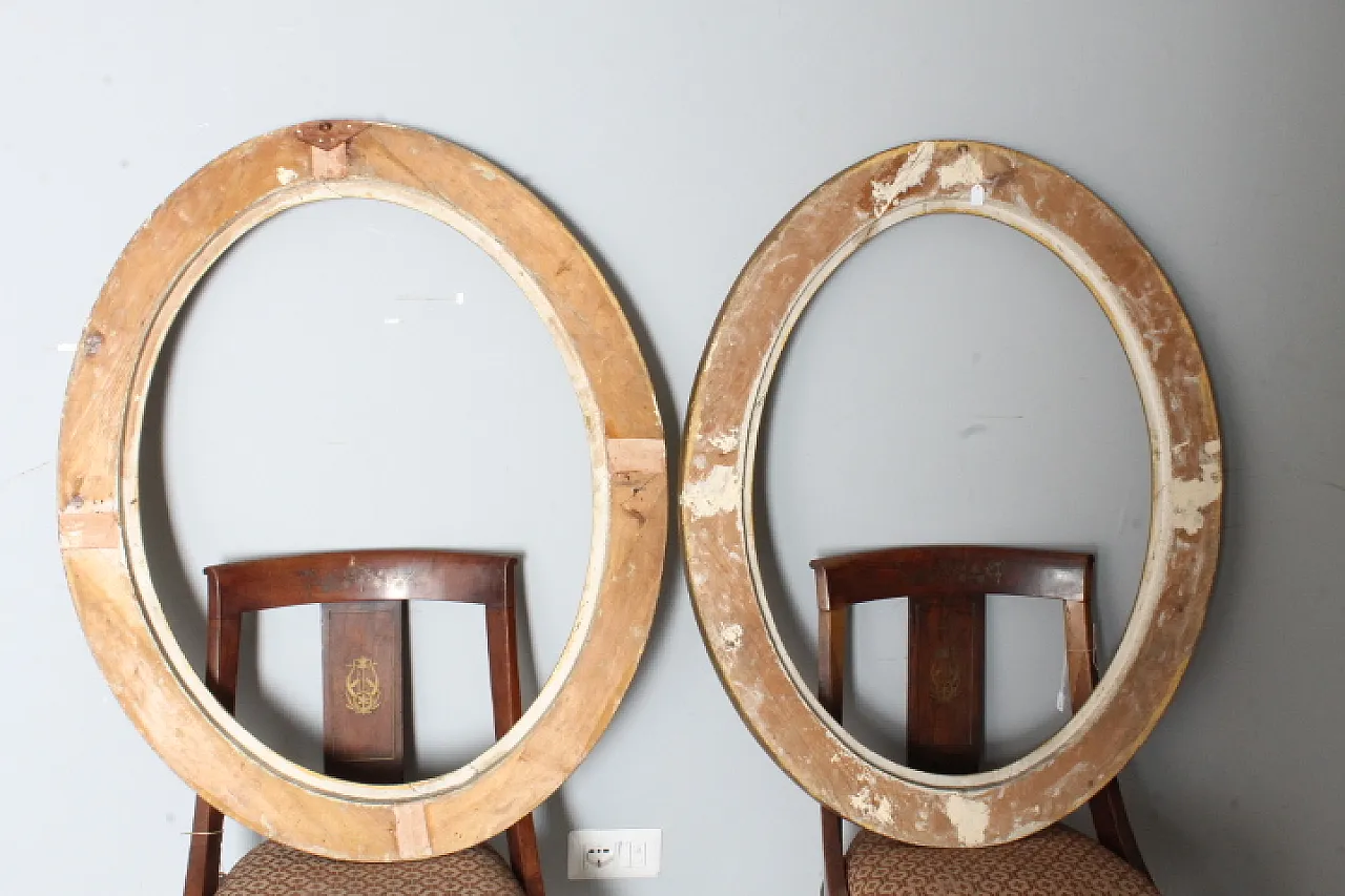 Pair of gold-leaf gilded oval beveled frames, 19th century 5