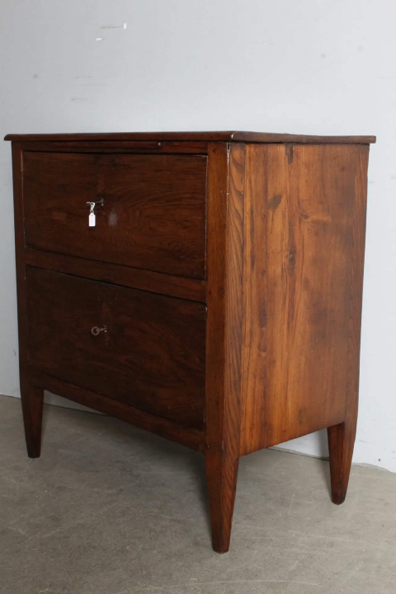 Tuscan dresser sideboard in Louis XVI chestnut, late 18th century 5