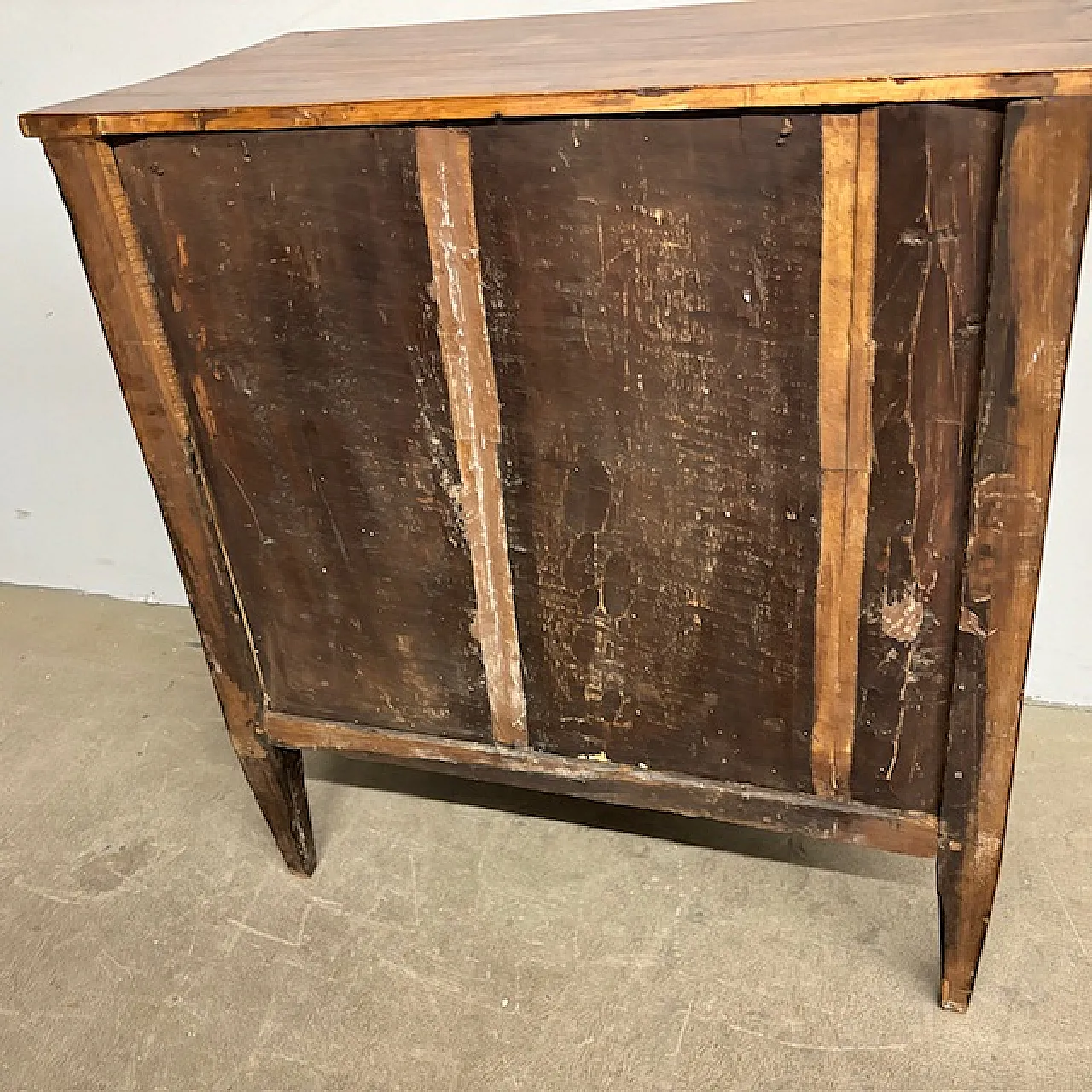 Tuscan dresser sideboard in Louis XVI chestnut, late 18th century 14