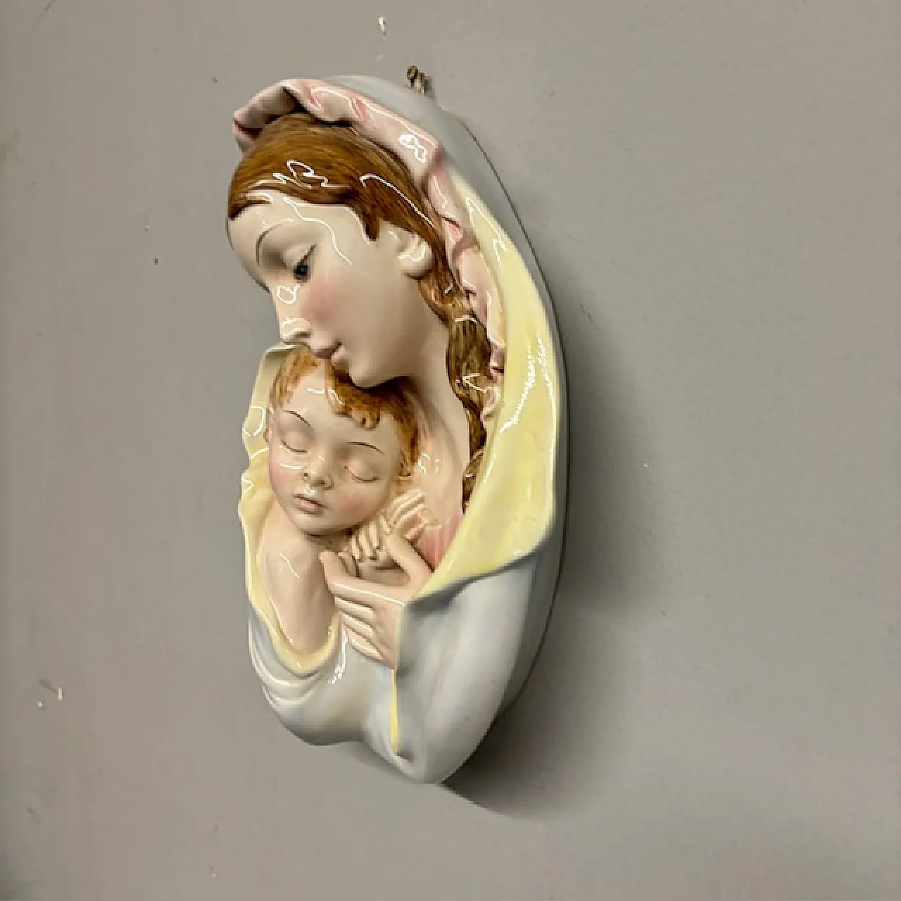 Maiolica policroma Vergine e bambino Toscana, anni '50 7