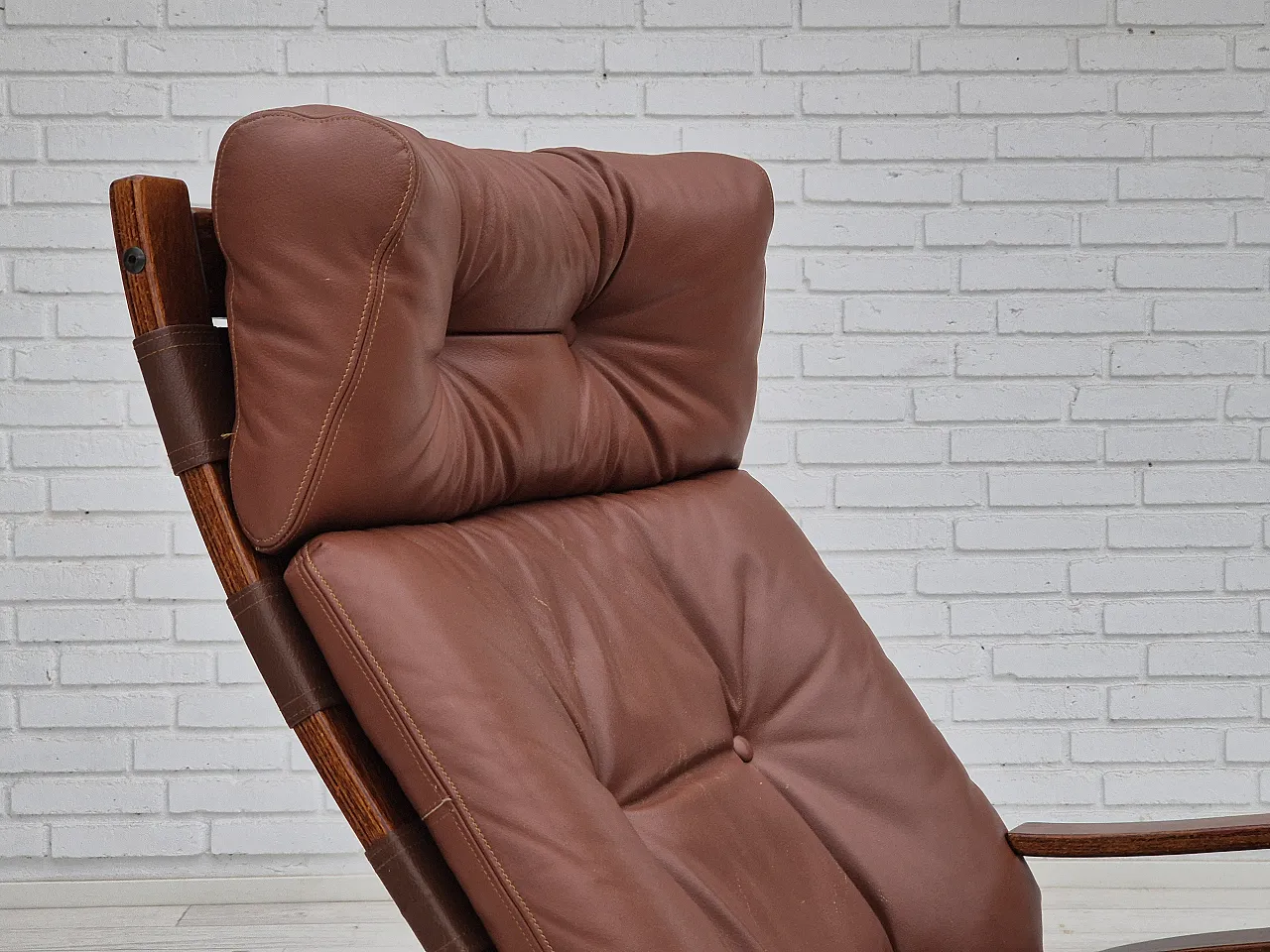 Scandinavian lounge chair leather, 1970s 8