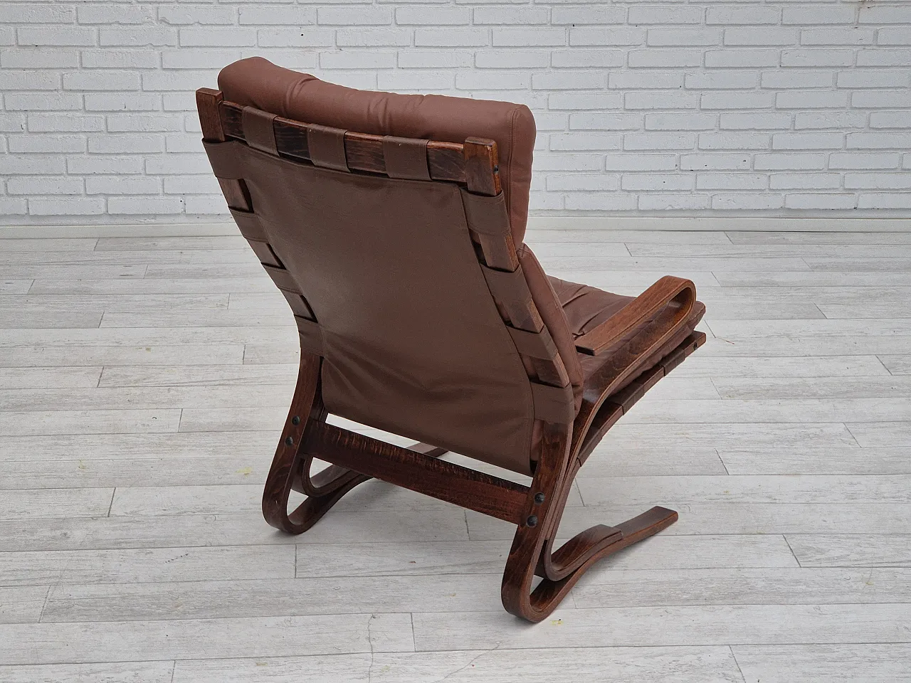 Scandinavian lounge chair leather, 1970s 15