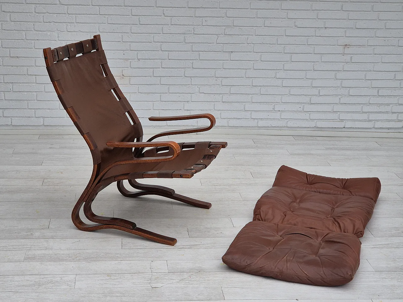 Scandinavian lounge chair leather, 1970s 18