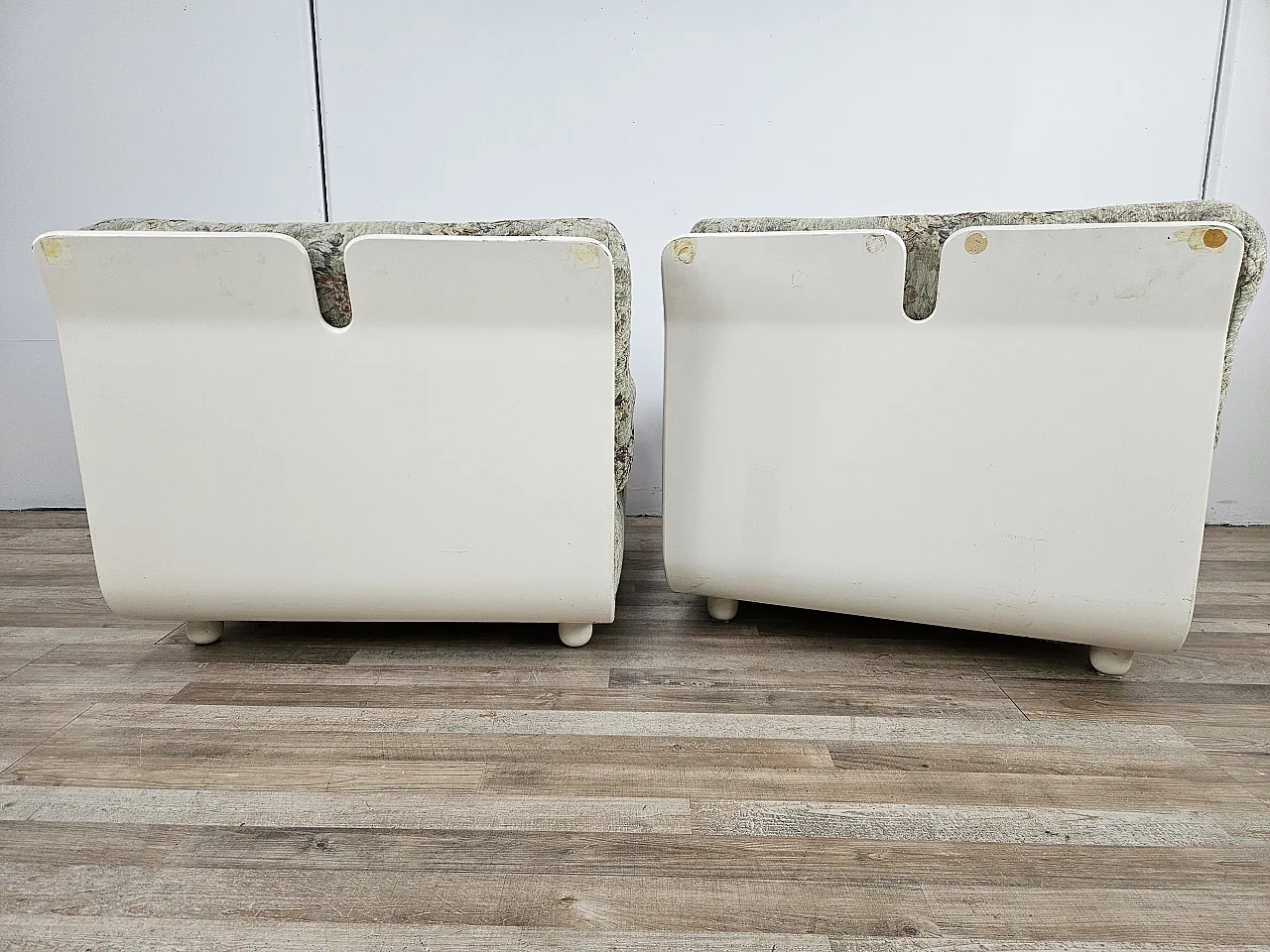 Bedroom armchairs in white lacquered wood and fabric, 70s 16