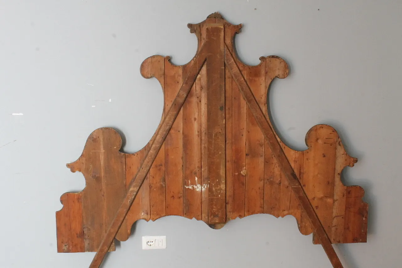 Painted and gilded wooden headboard, mid 19th century 8