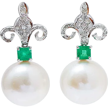 Pendant earrings in platinum with pearls, emeralds and diamonds, 1970s