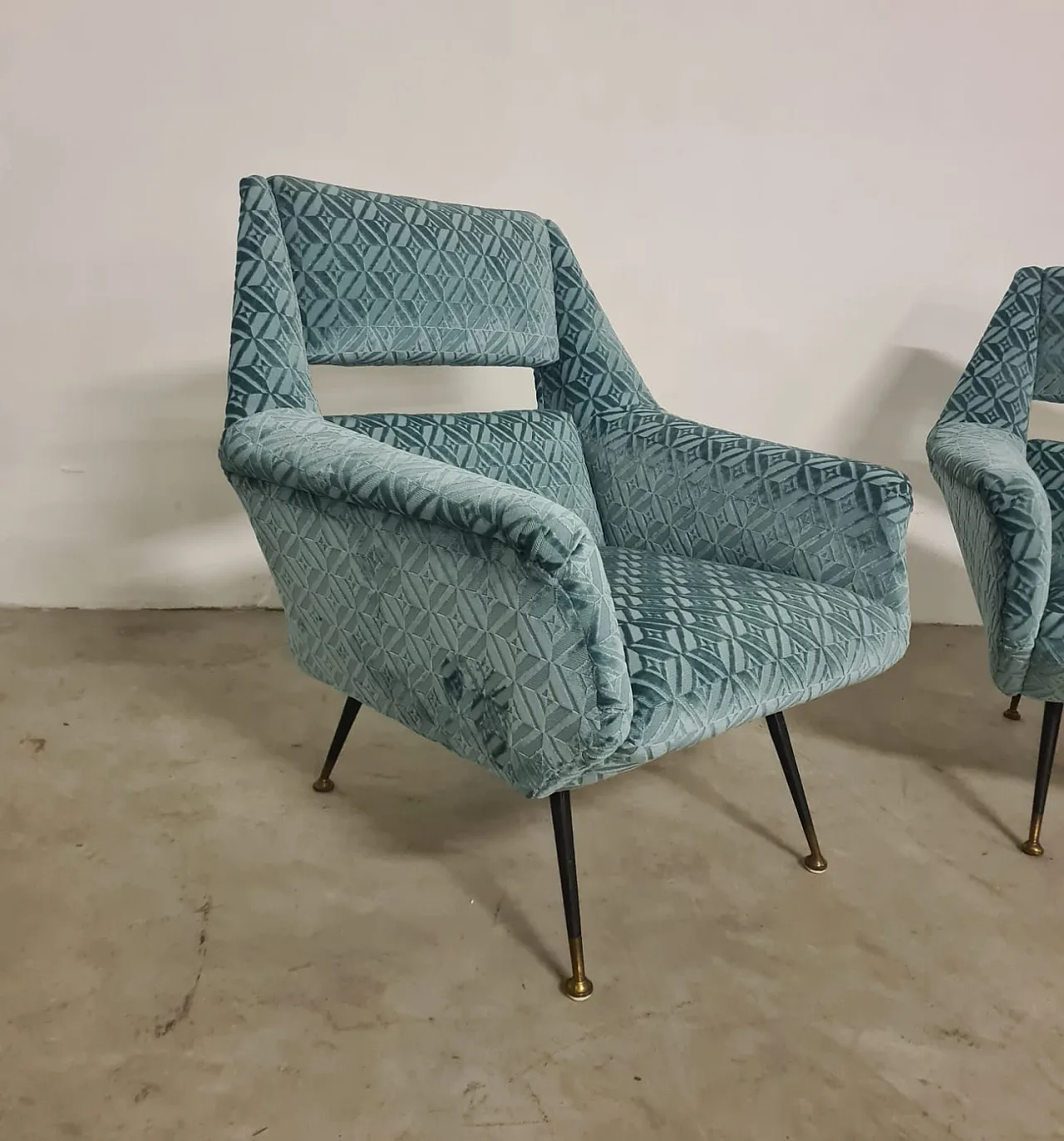 Pair of armchairs by Gigi Radice for Minotti, 50s 3