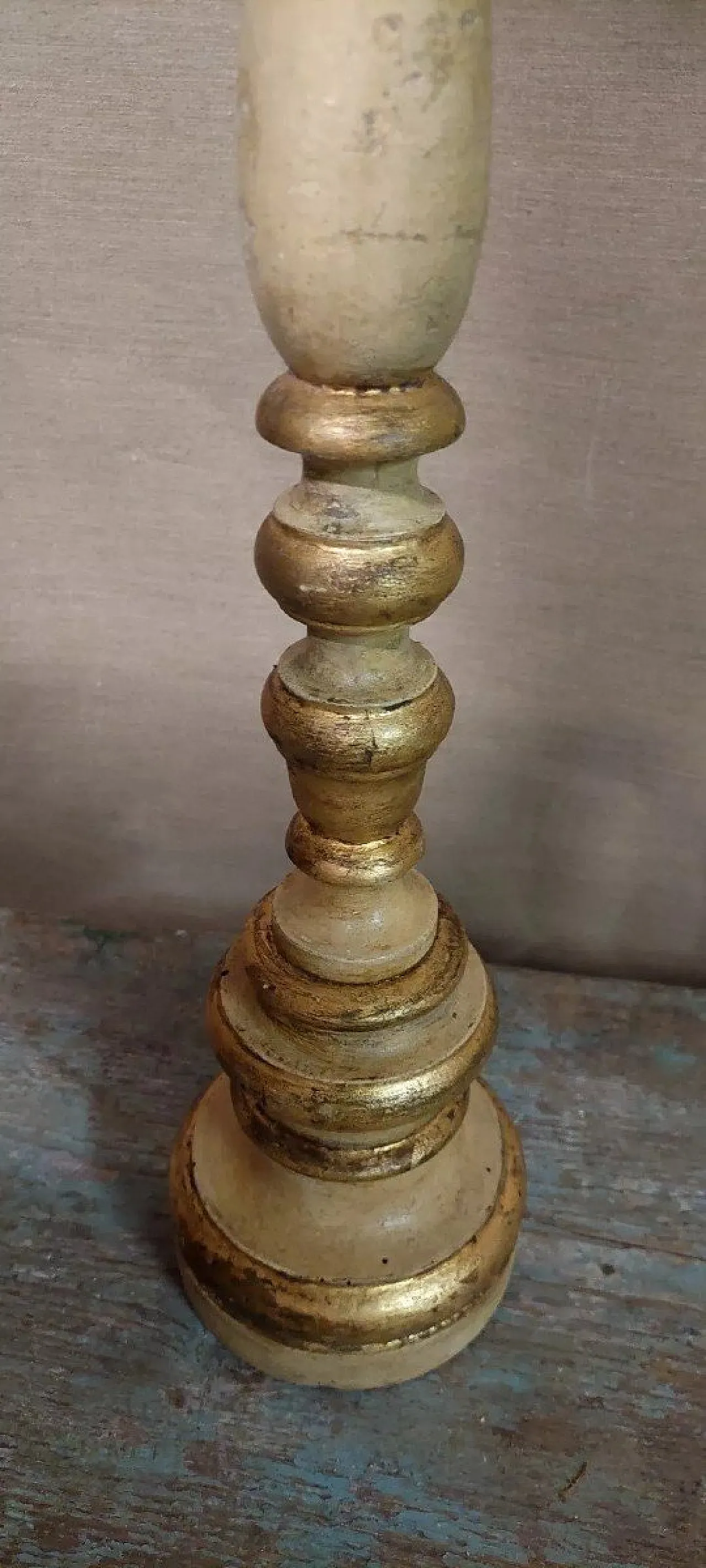 Lacquered and gilded wooden candlestick, early 19th century 5