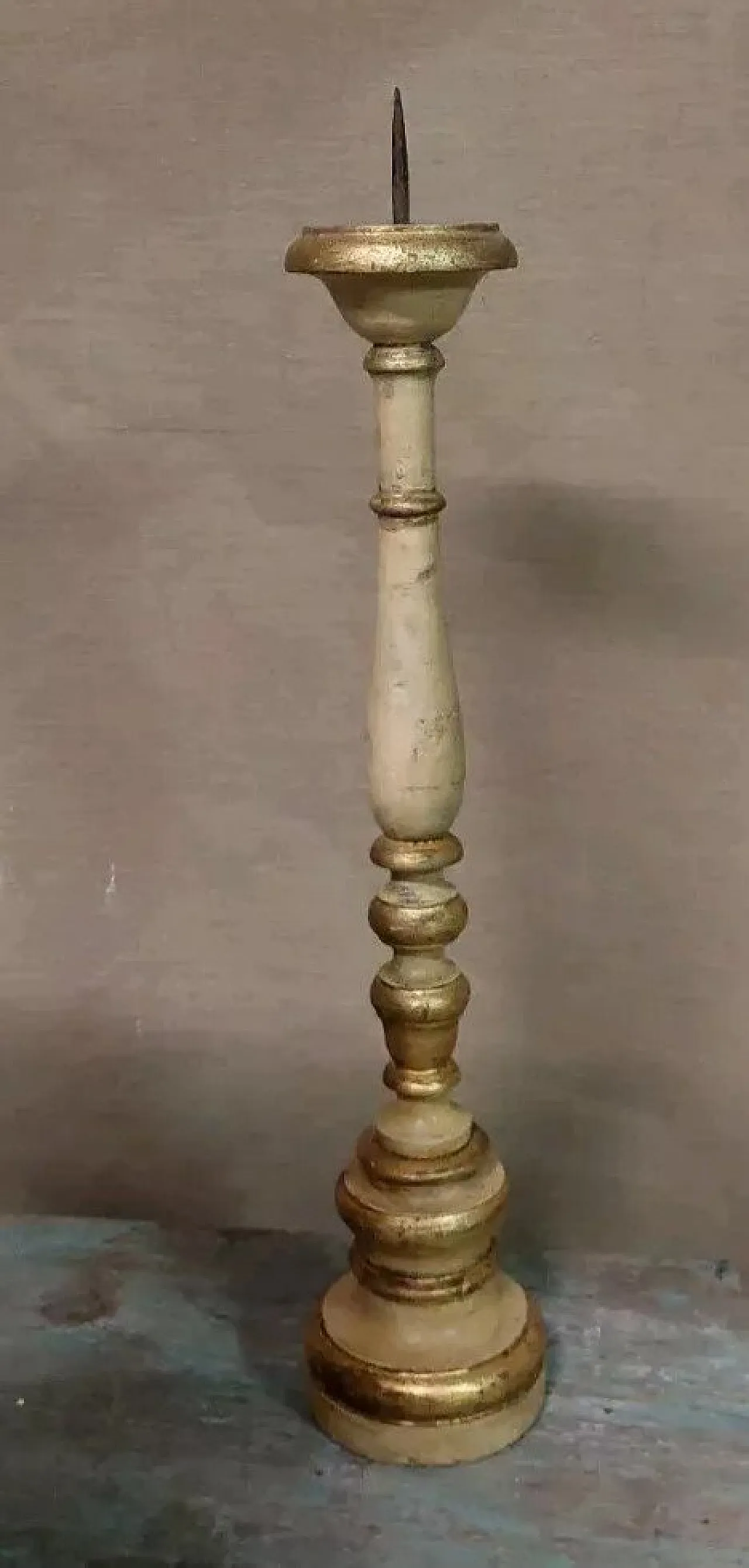 Lacquered and gilded wooden candlestick, early 19th century 6