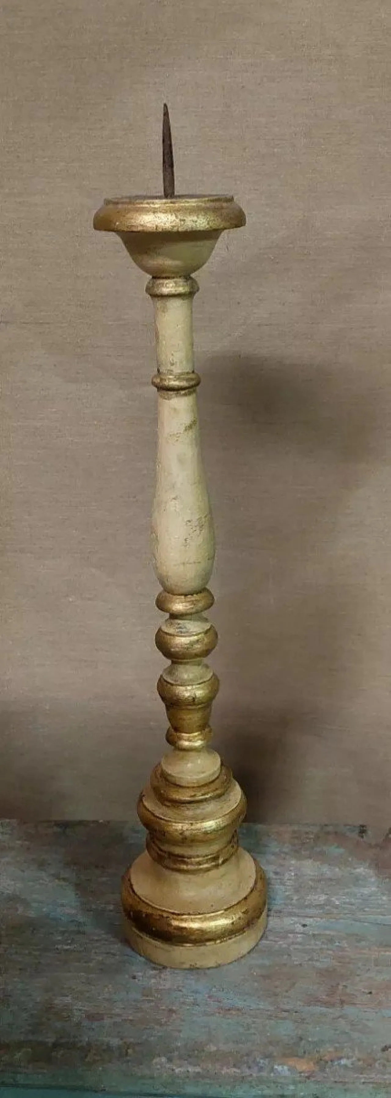 Lacquered and gilded wooden candlestick, early 19th century 7