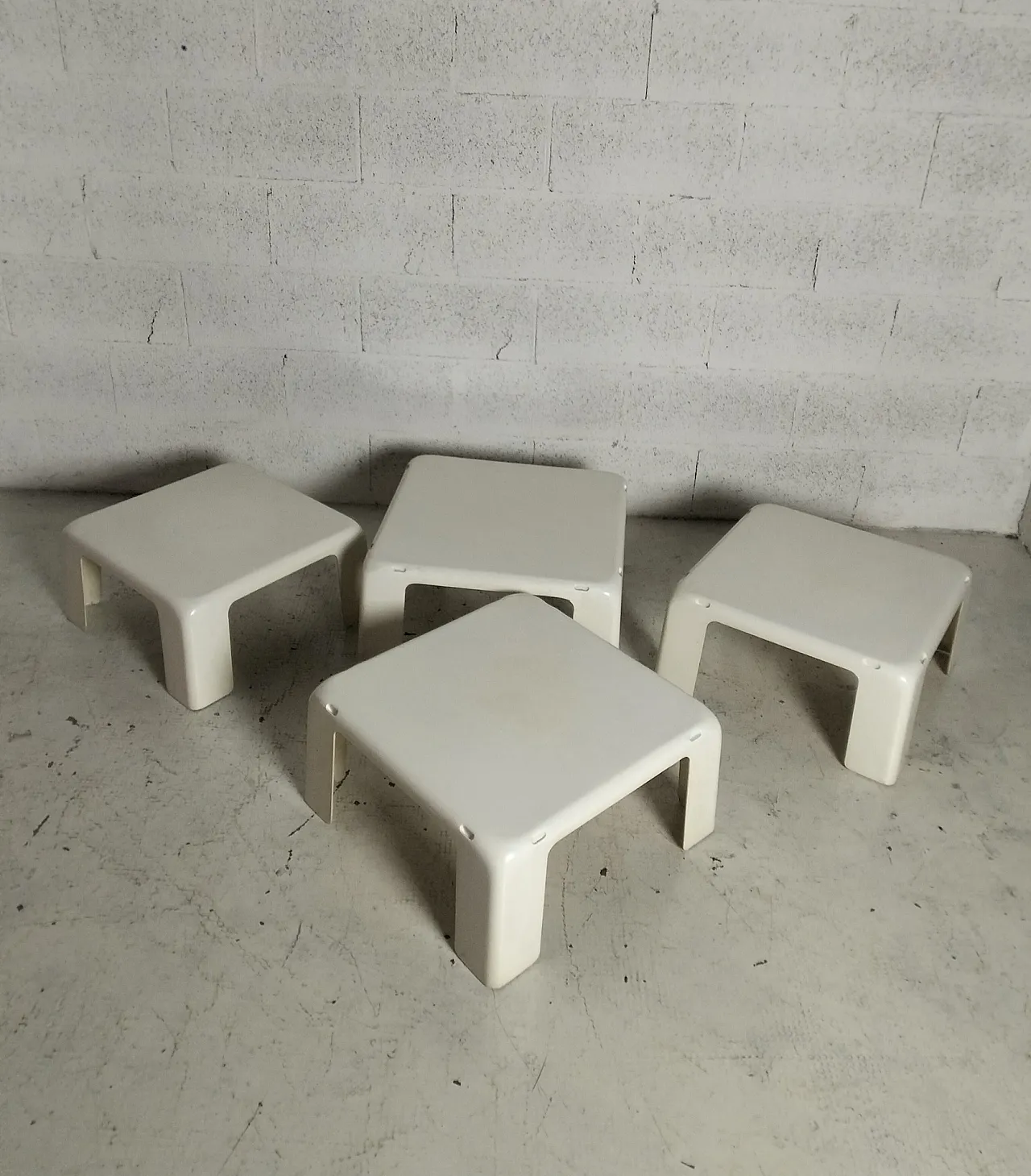 4 stackable nesting tables “I 4 cats” by M. Bellini for C&B, 70s 2