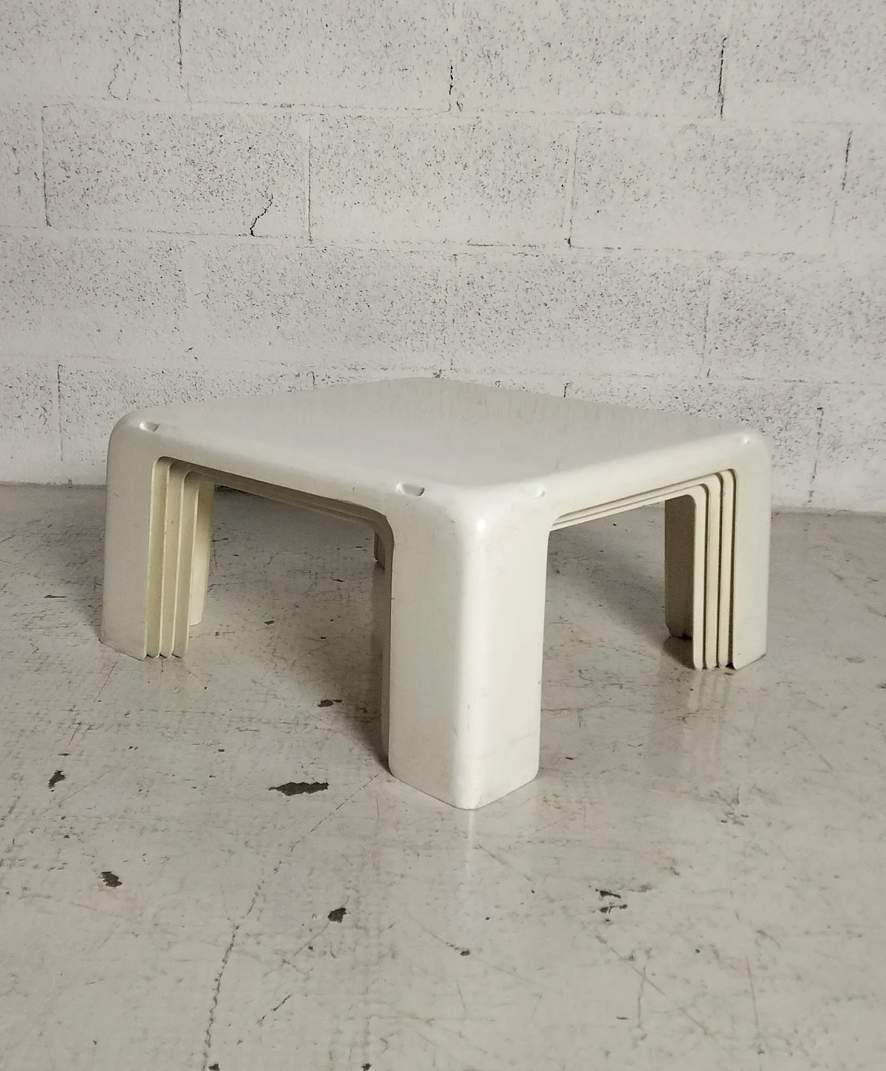 4 stackable nesting tables “I 4 cats” by M. Bellini for C&B, 70s 9