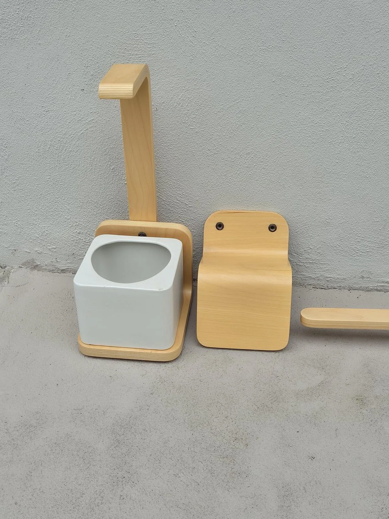 Set da bagno con specchio luminoso e accessori di Mobelhaus, anni '80 6