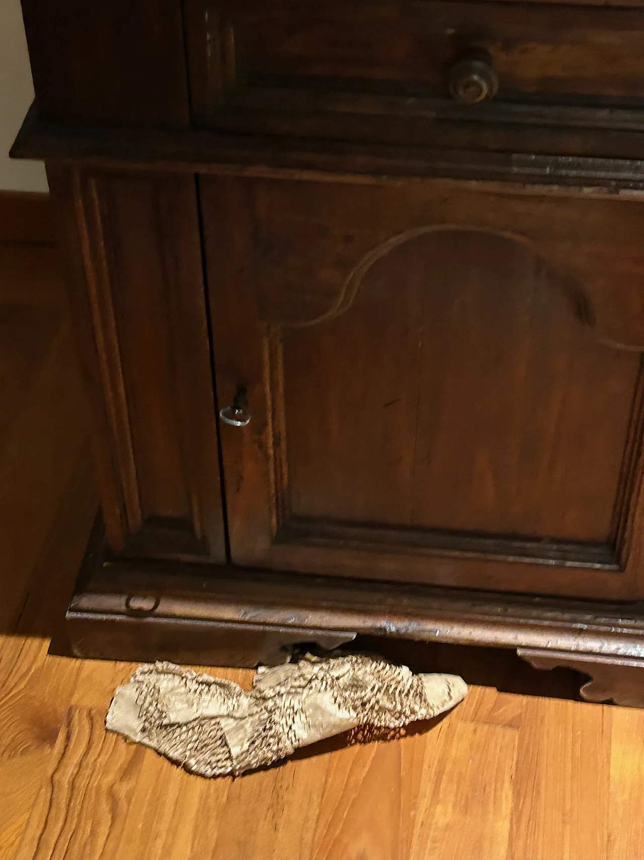 Rustic side table container with one drawer and door, 19th century 1