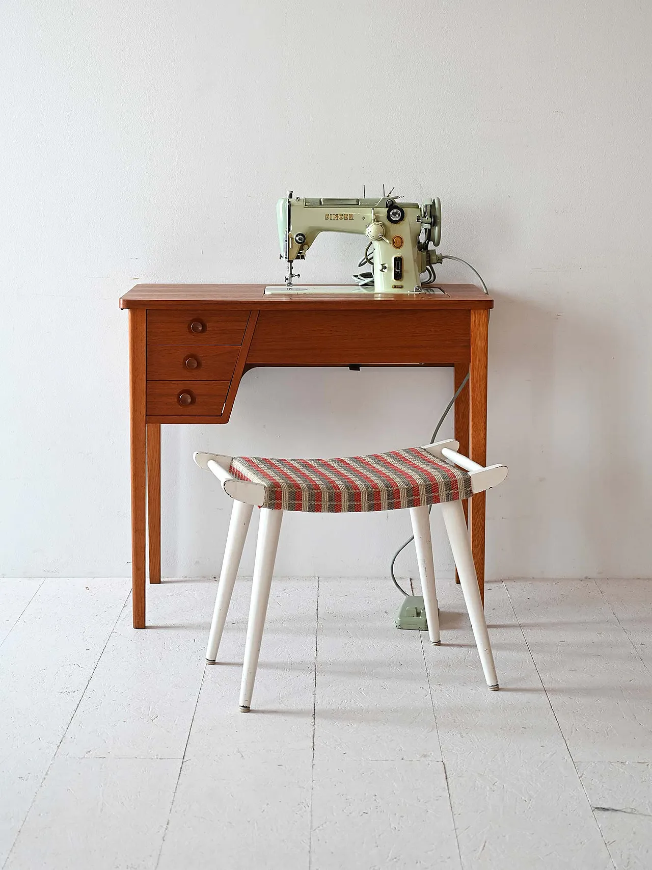 Desk with Singer sewing machine, 1970s 1