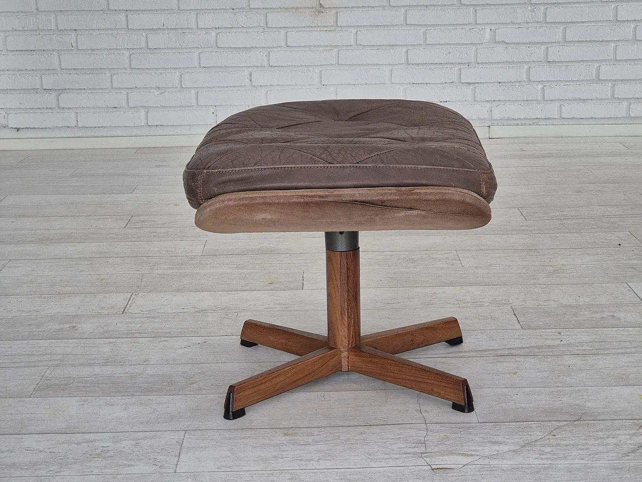 Adjustable footstool by Madsen & Schubell, 1970s 8