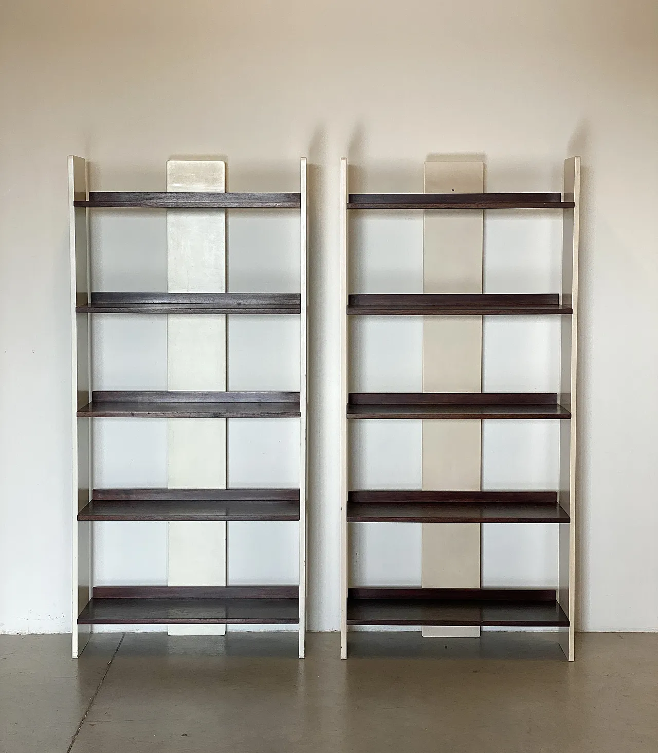 Pair of bookcases, 1960s 2