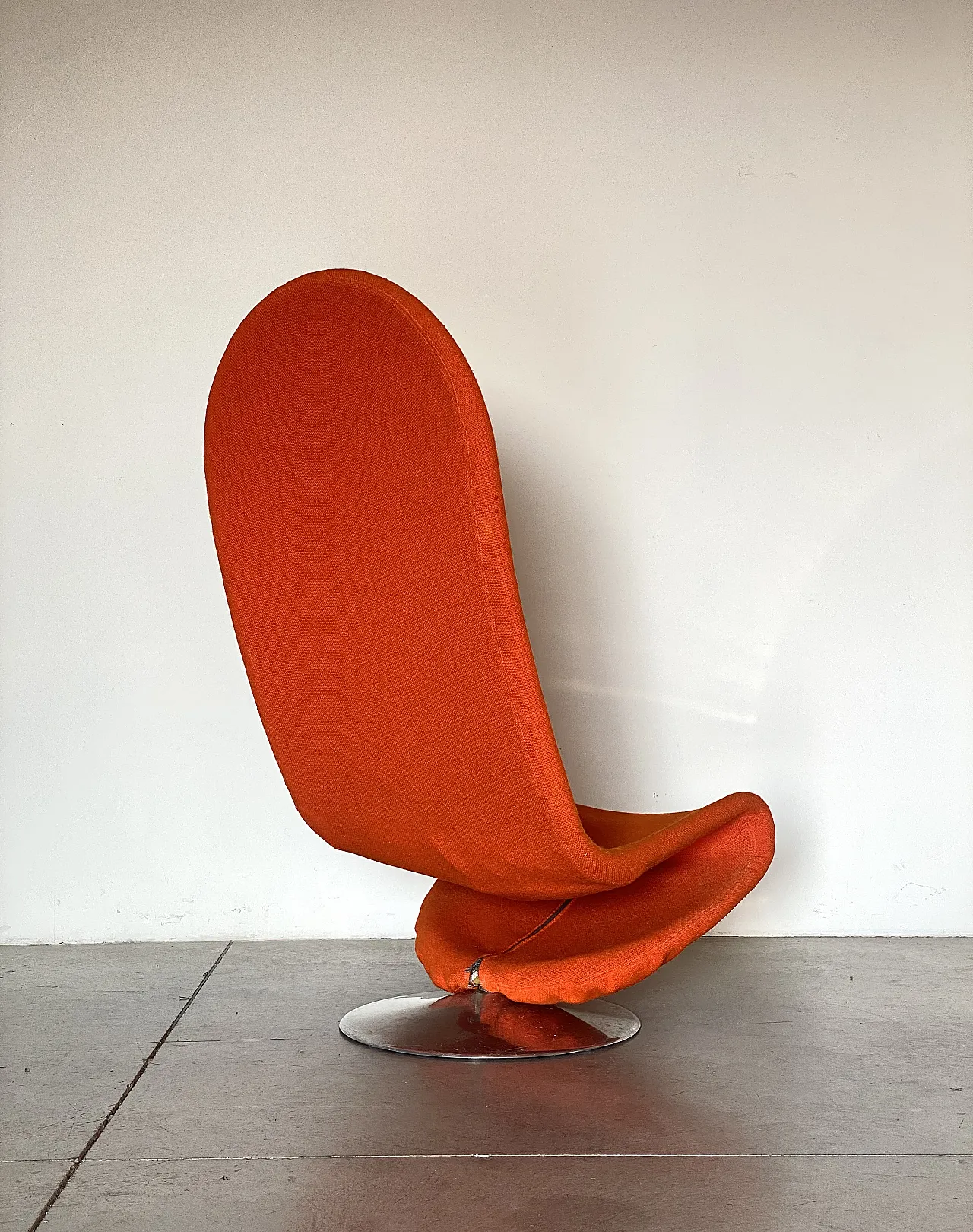 Series 1 2 3 swivel chair by Verner Panton 4