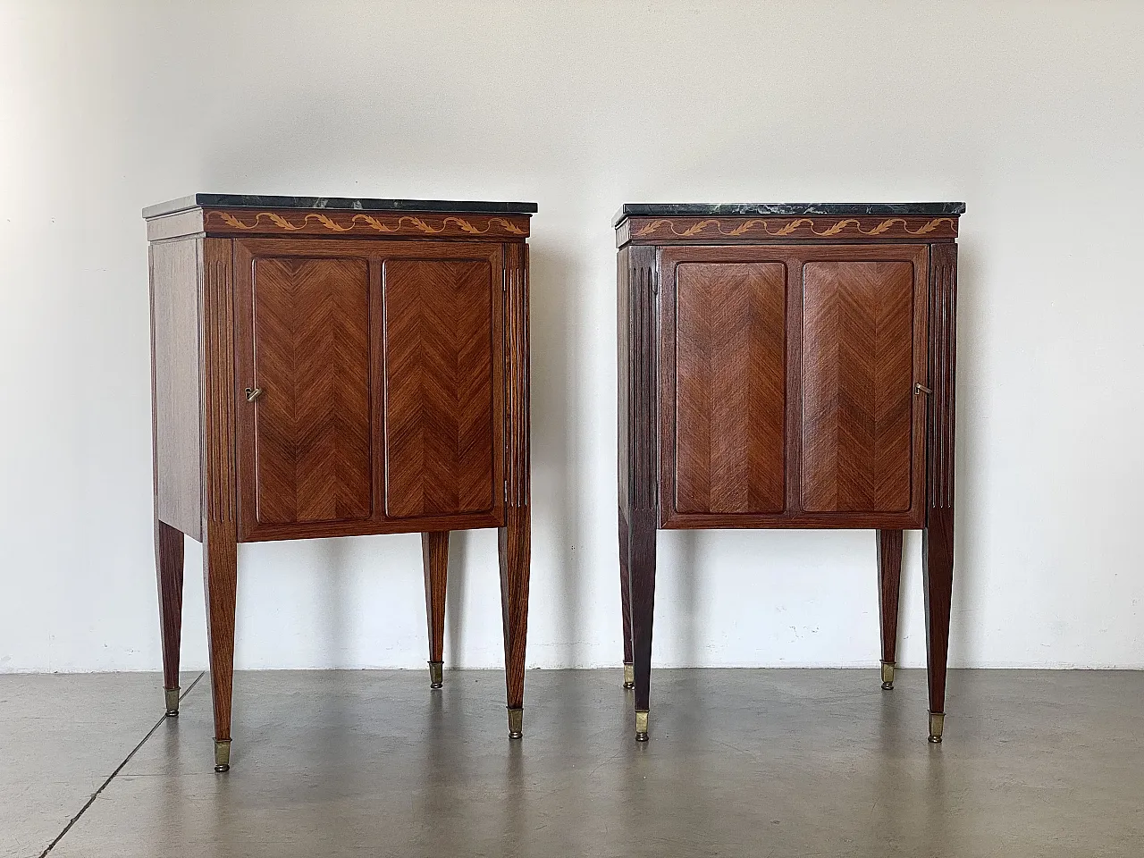 Pair of cabinets in the style of Paolo Buffa, 40s 10