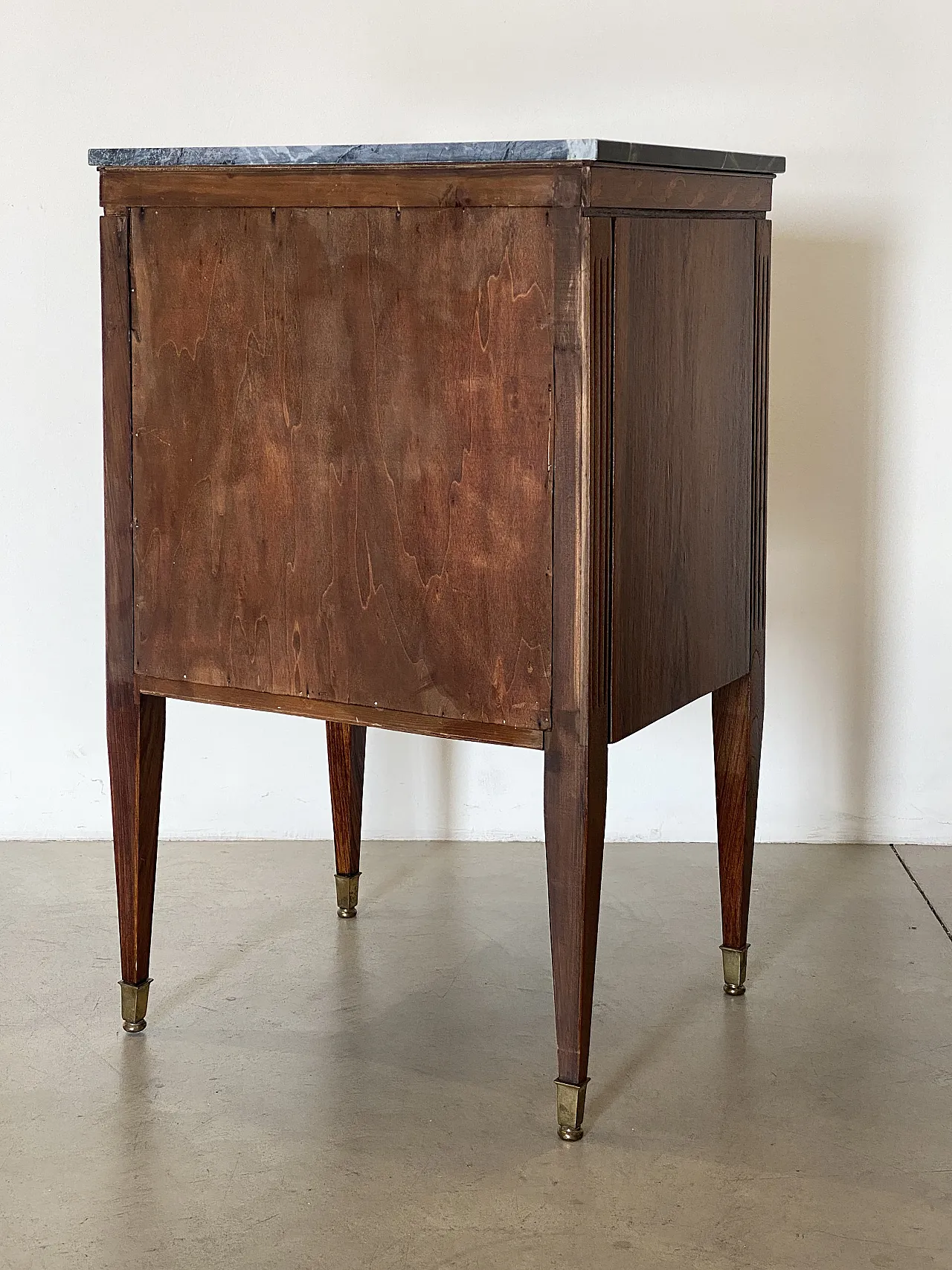 Pair of cabinets in the style of Paolo Buffa, 40s 30