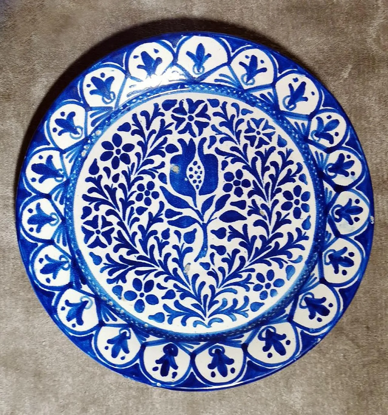 5 Ceramic plates with cobalt blue decoration, 1950s 6