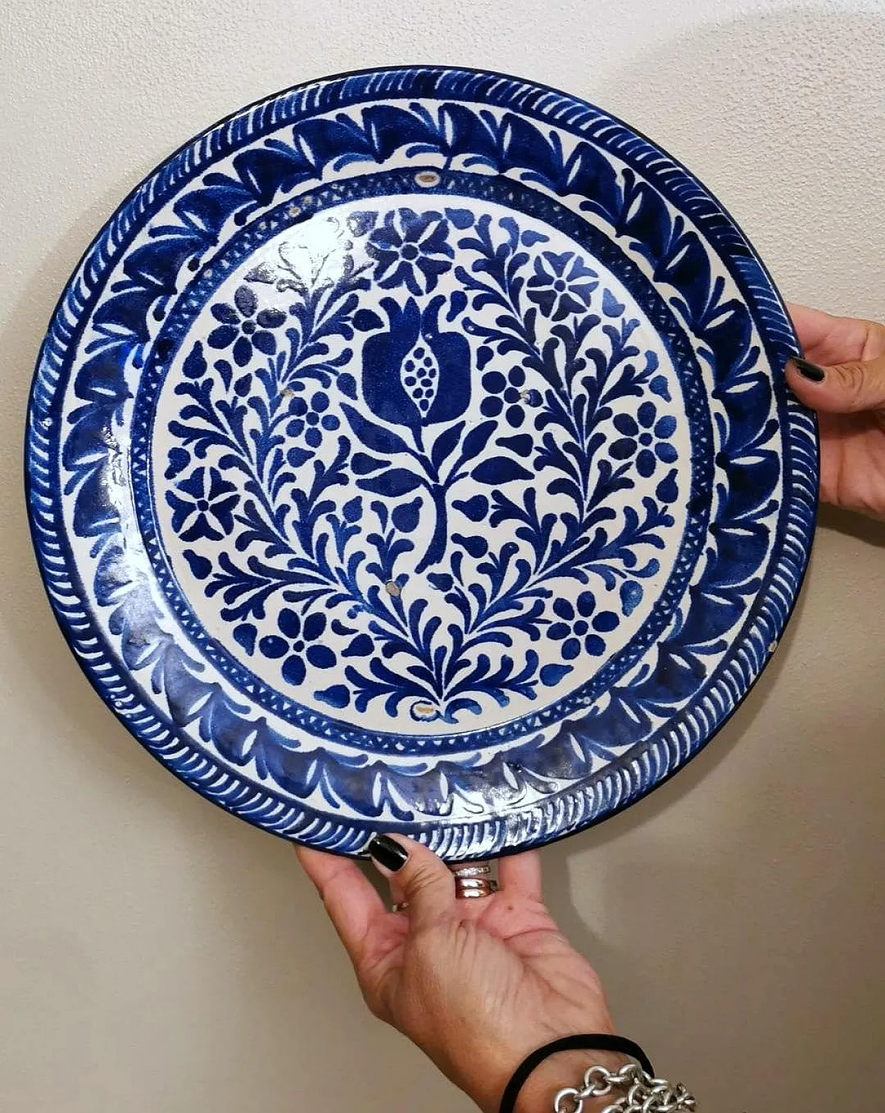 5 Ceramic plates with cobalt blue decoration, 1950s 12