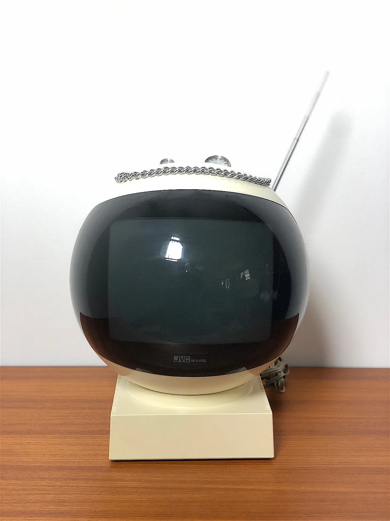 Nivico Space Age JVC Videosphere, made in Japan, 1970s 1