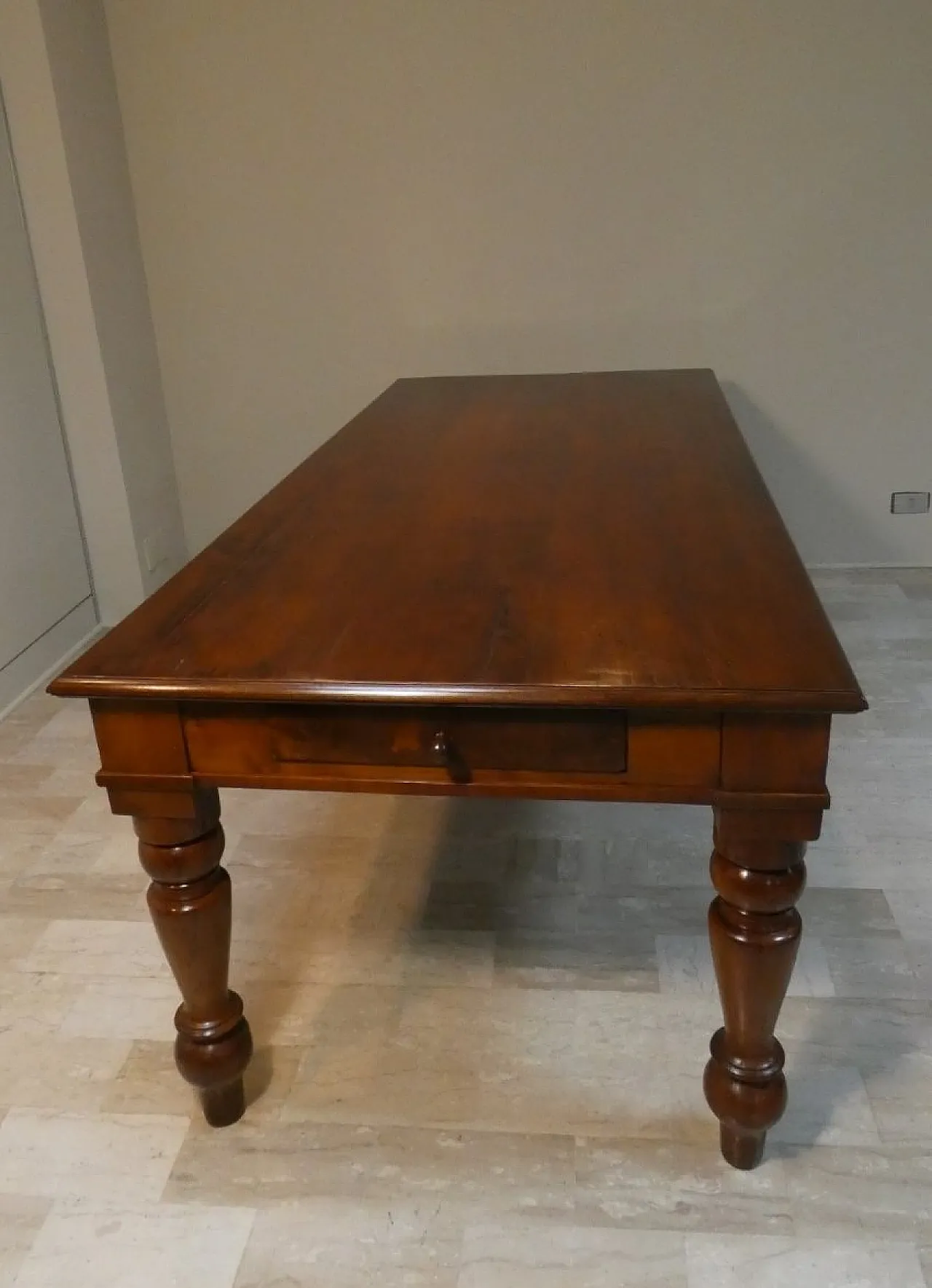 Large Antique Louis Philippe Style Dining Table in Walnut and Chestnut, Italy, 20th Century 4