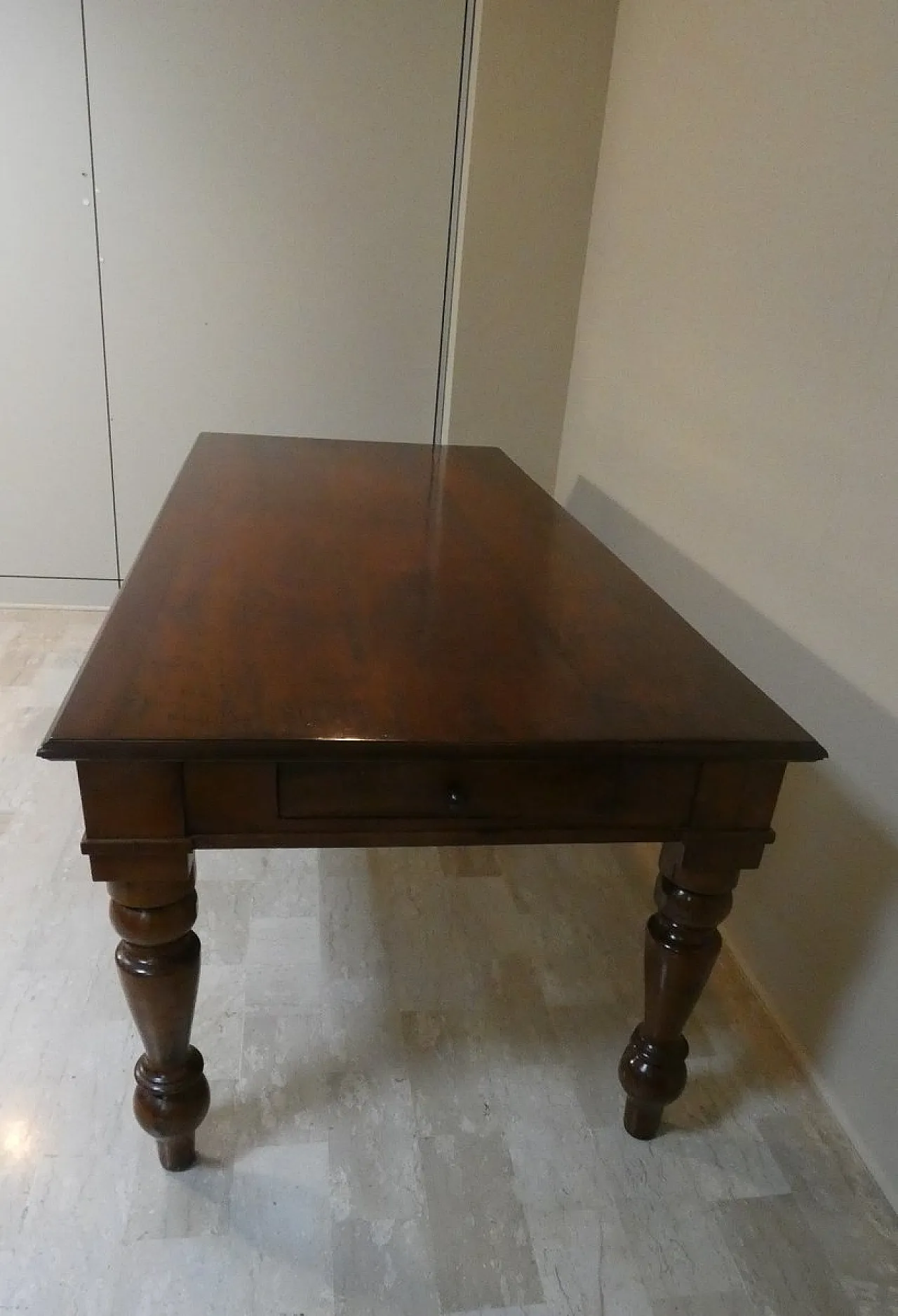 Large Antique Louis Philippe Style Dining Table in Walnut and Chestnut, Italy, 20th Century 5