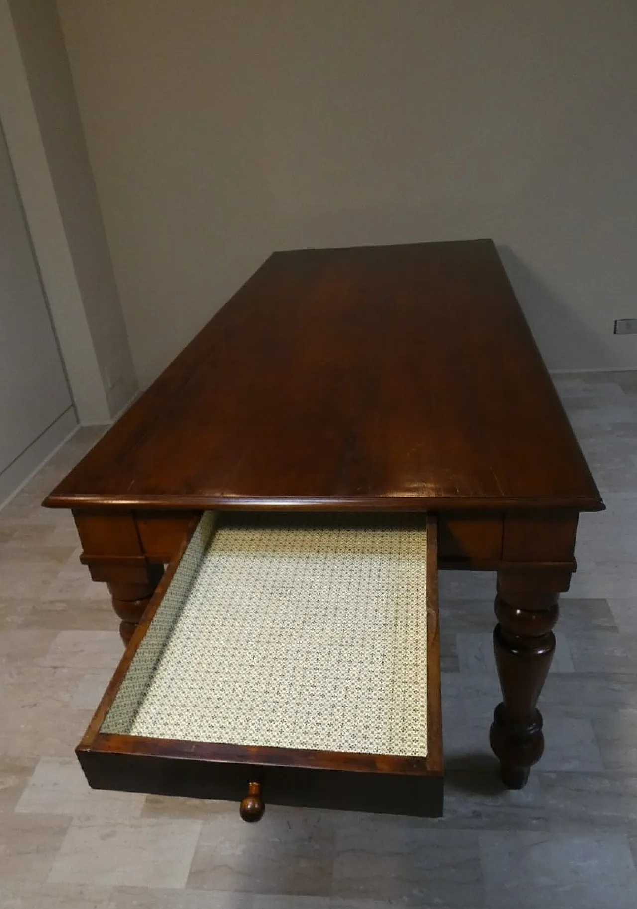 Large Antique Louis Philippe Style Dining Table in Walnut and Chestnut, Italy, 20th Century 13