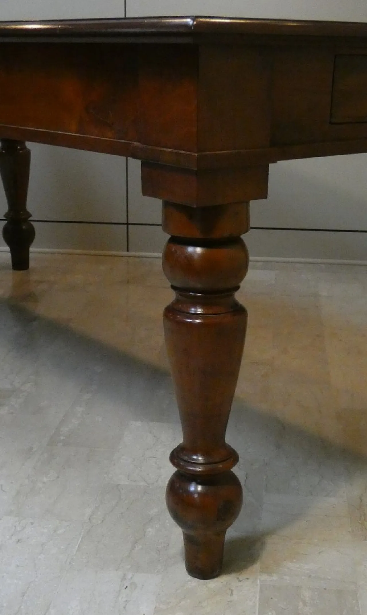 Large Antique Louis Philippe Style Dining Table in Walnut and Chestnut, Italy, 20th Century 14