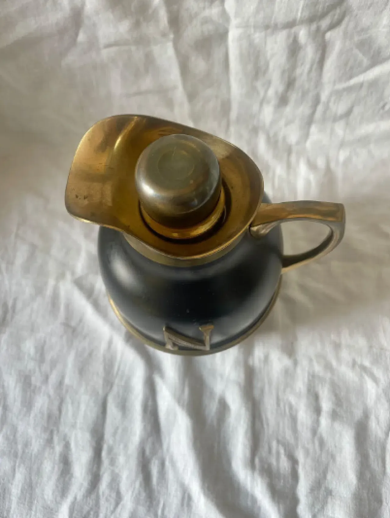 Thermos in metallo laccato e ottone di Aldo Tura, anni '60 9