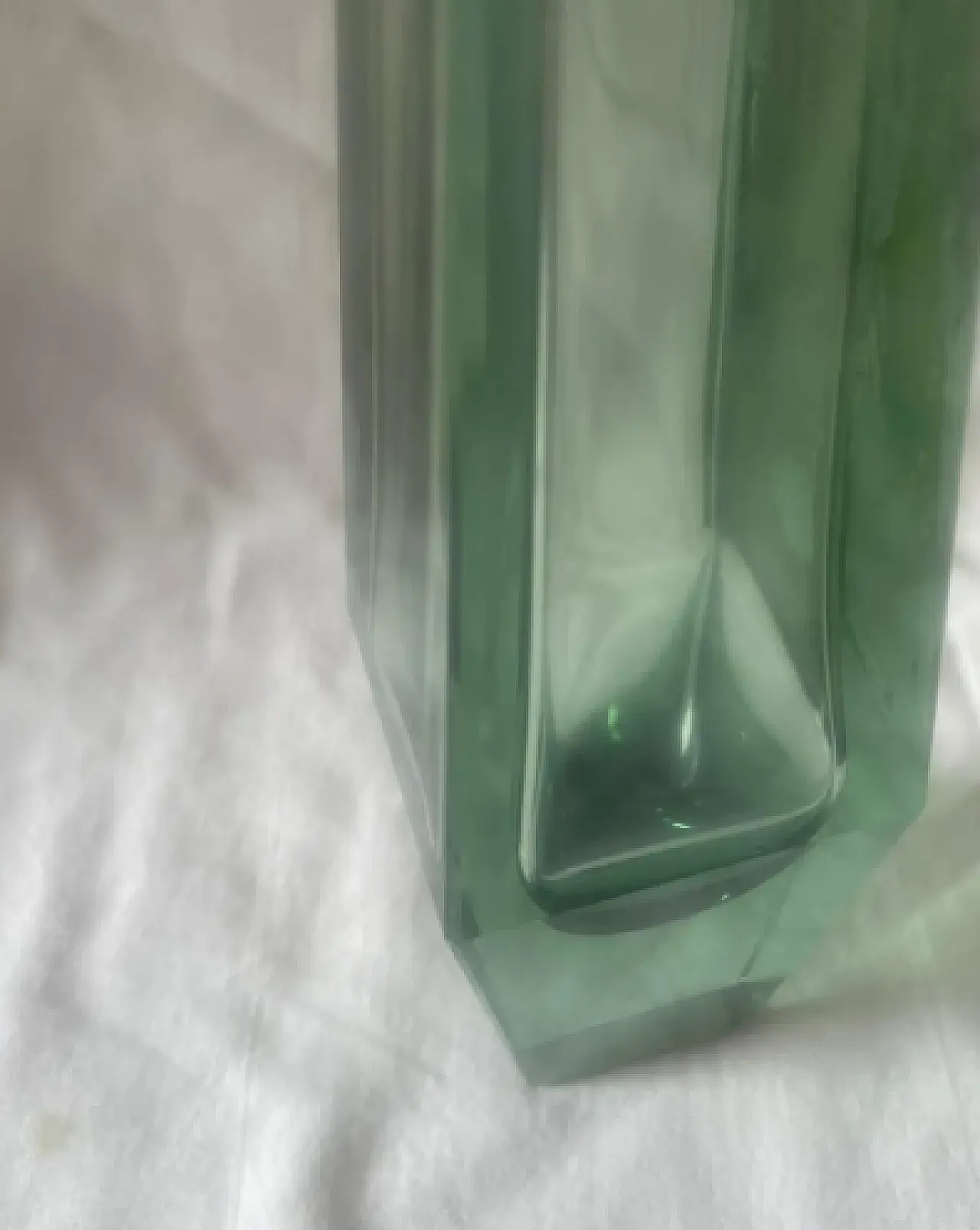 Glass vase in the style of Alessandro Mandruzzato, 1970s 8