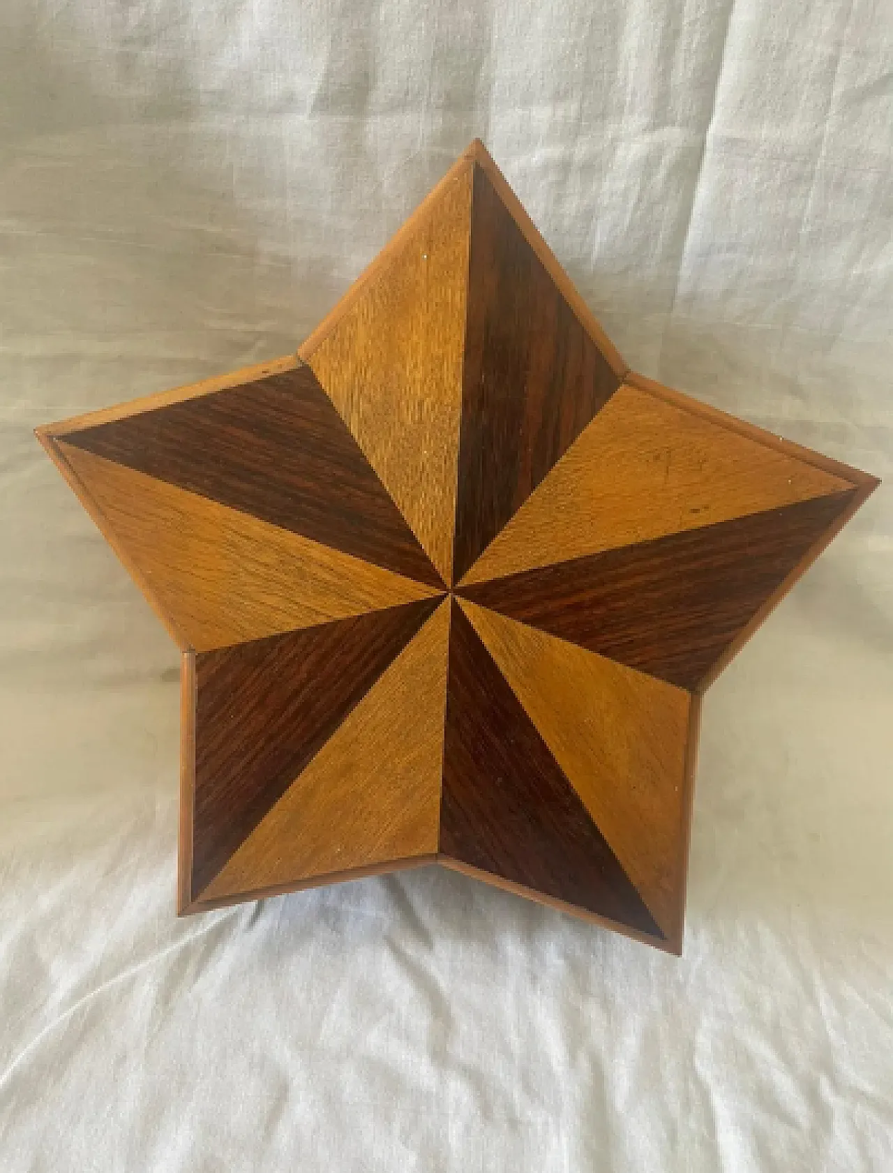 Star-shaped walnut and rosewood box, 1950s 2