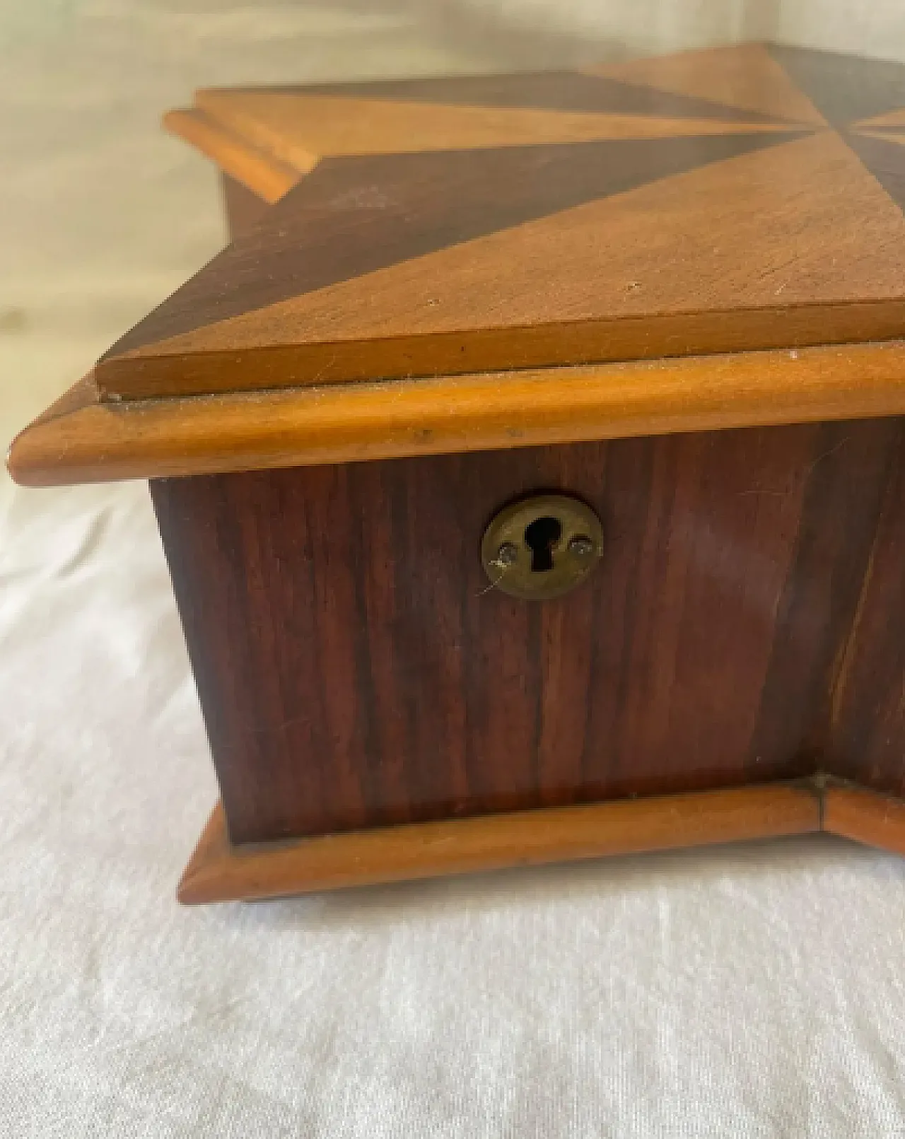 Star-shaped walnut and rosewood box, 1950s 7