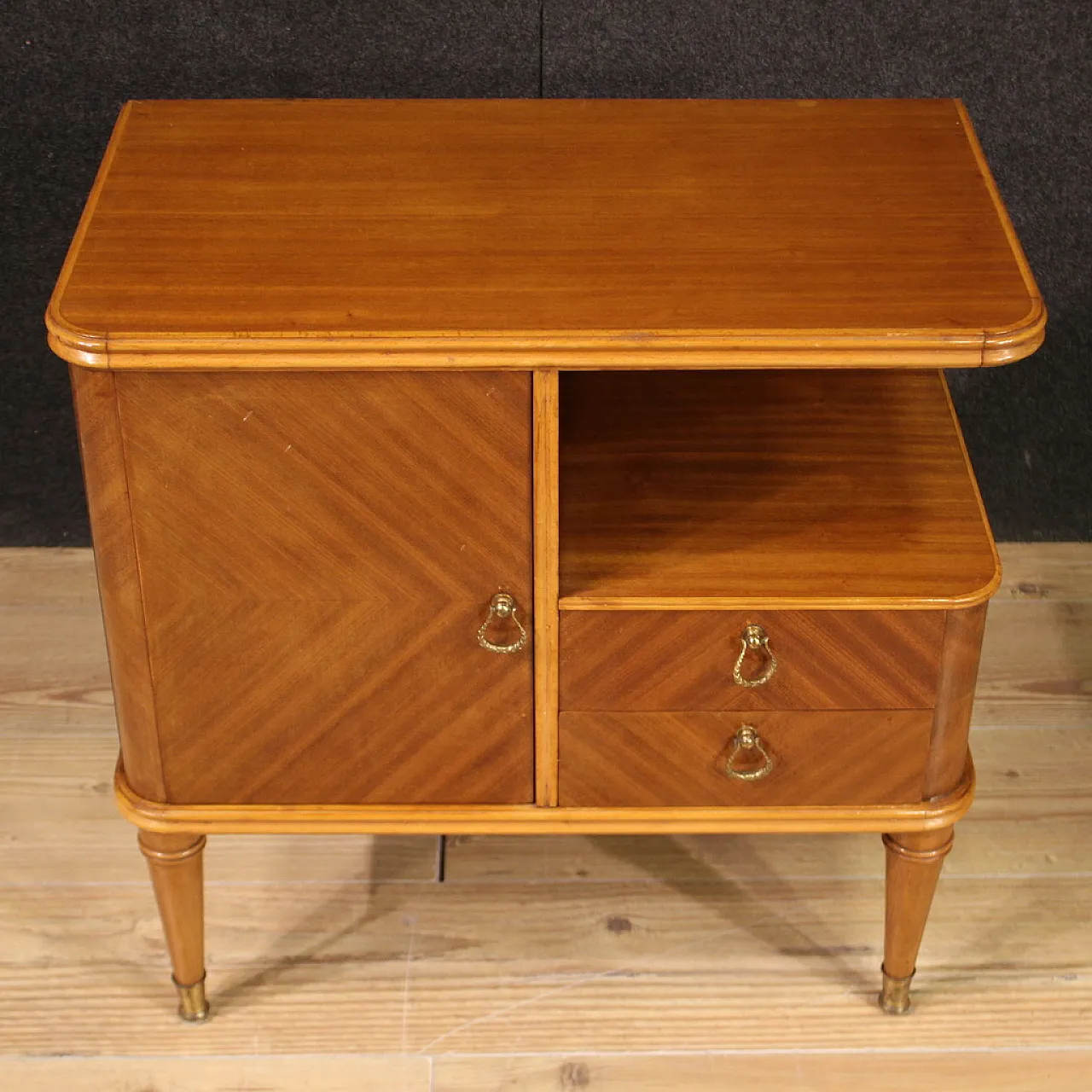 Pair of Italian designer bedside tables, 20th century 7