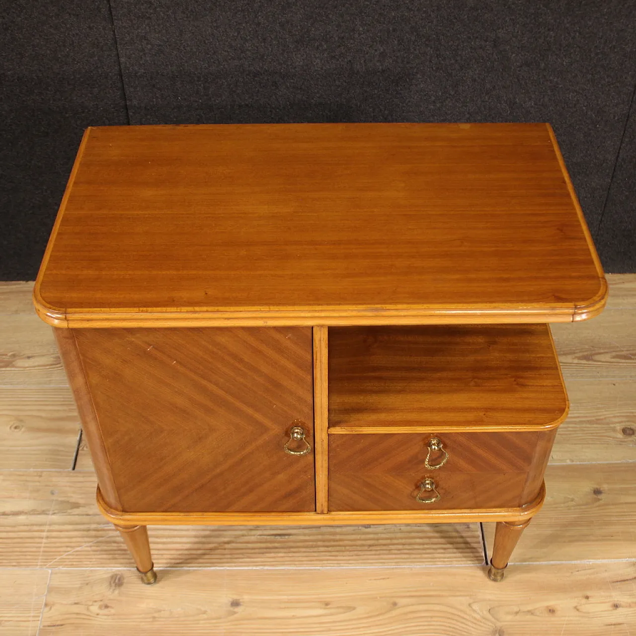 Pair of Italian designer bedside tables, 20th century 9