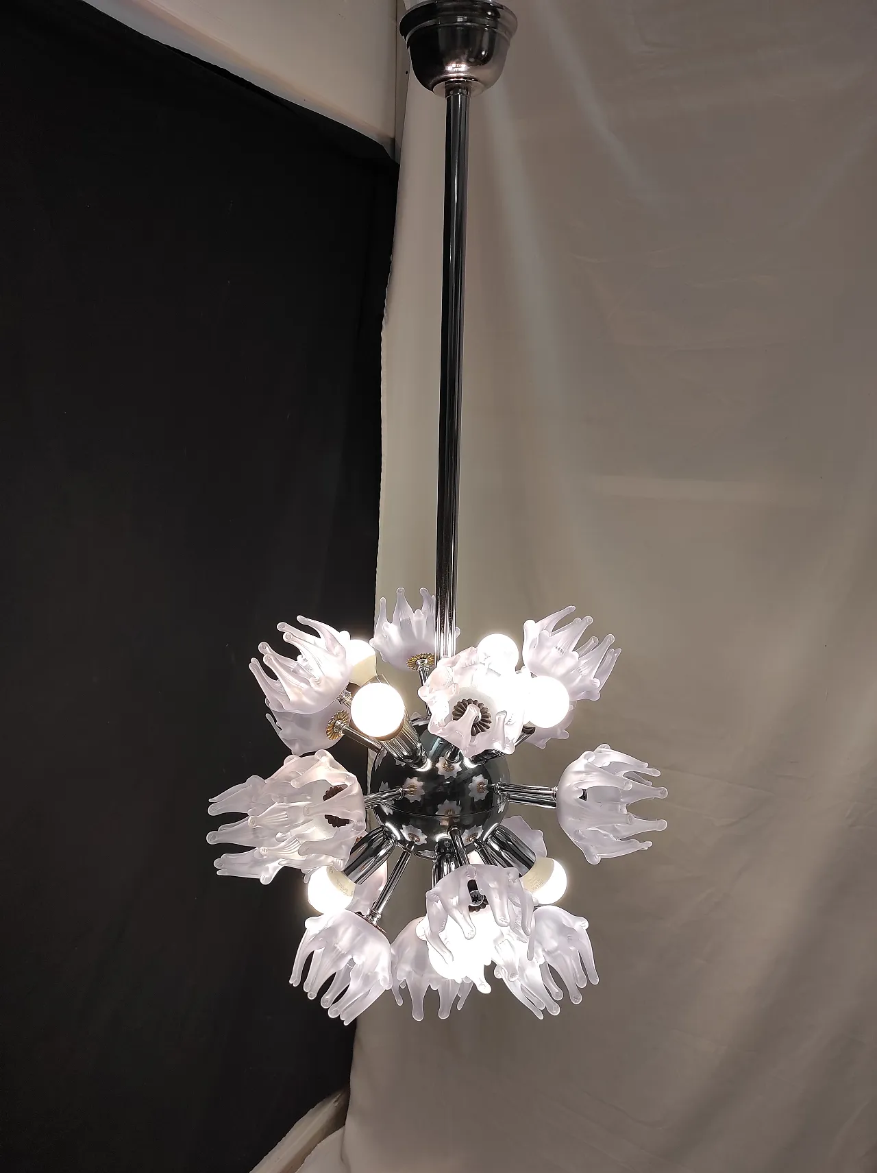 Suspension chandelier in chromed steel and Murano glass, 1970s 8