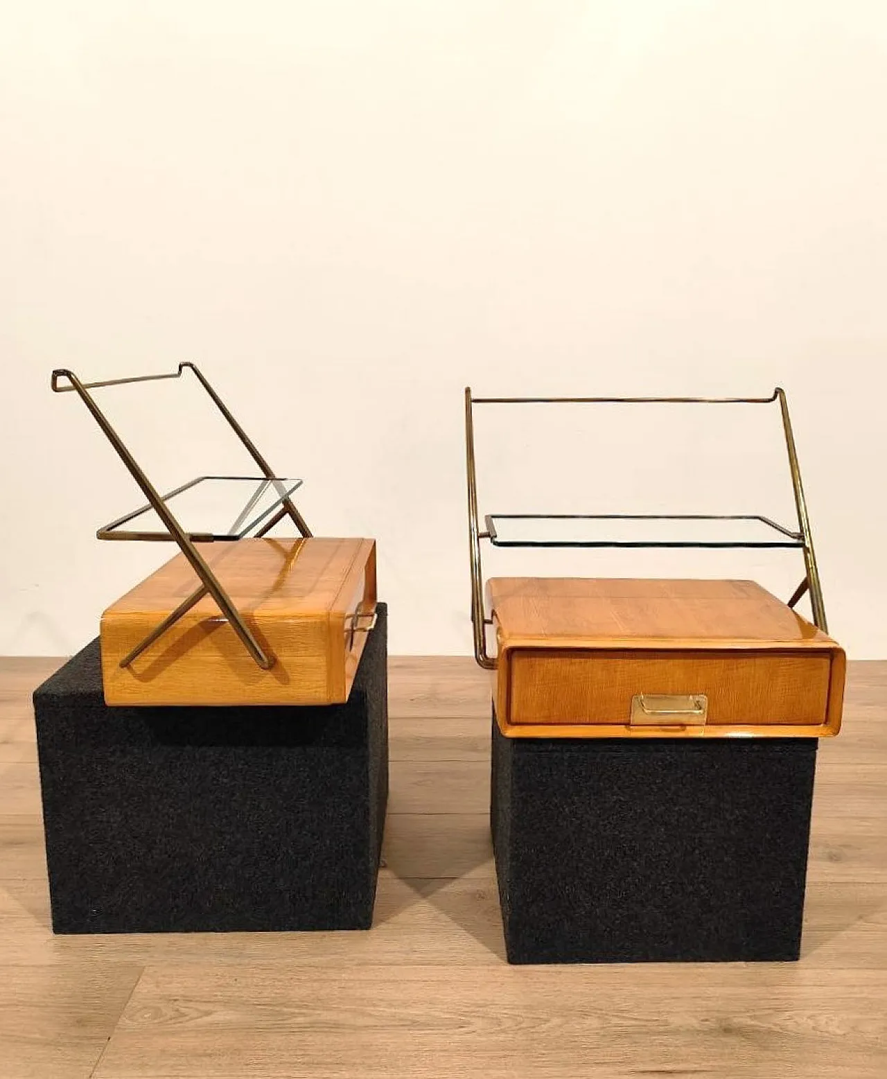 Pair of bedside tables designed by Silvio Cavatorta, 50s 5