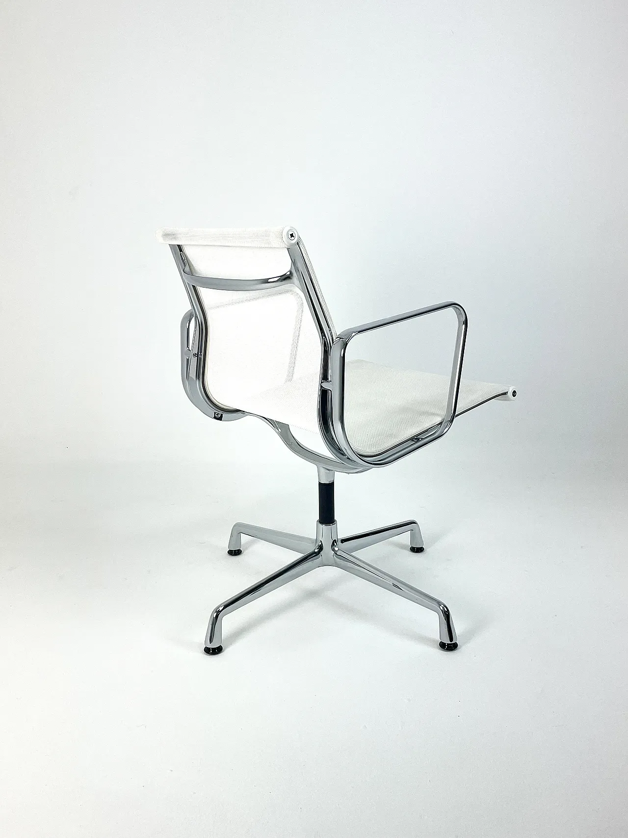 EA108 office chair by Vitra, 50s 3