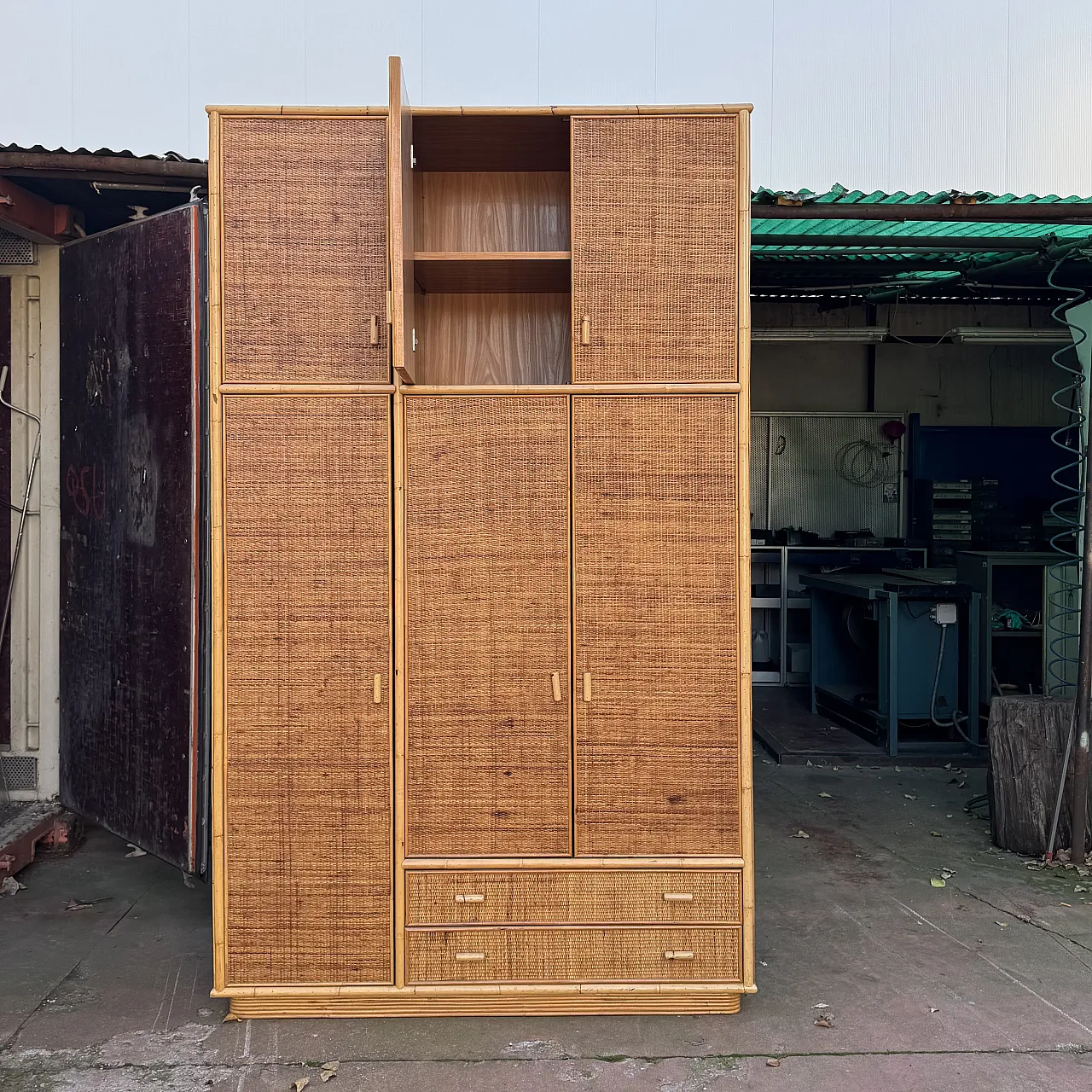 Large wicker and bamboo wardrobe, 70s 9