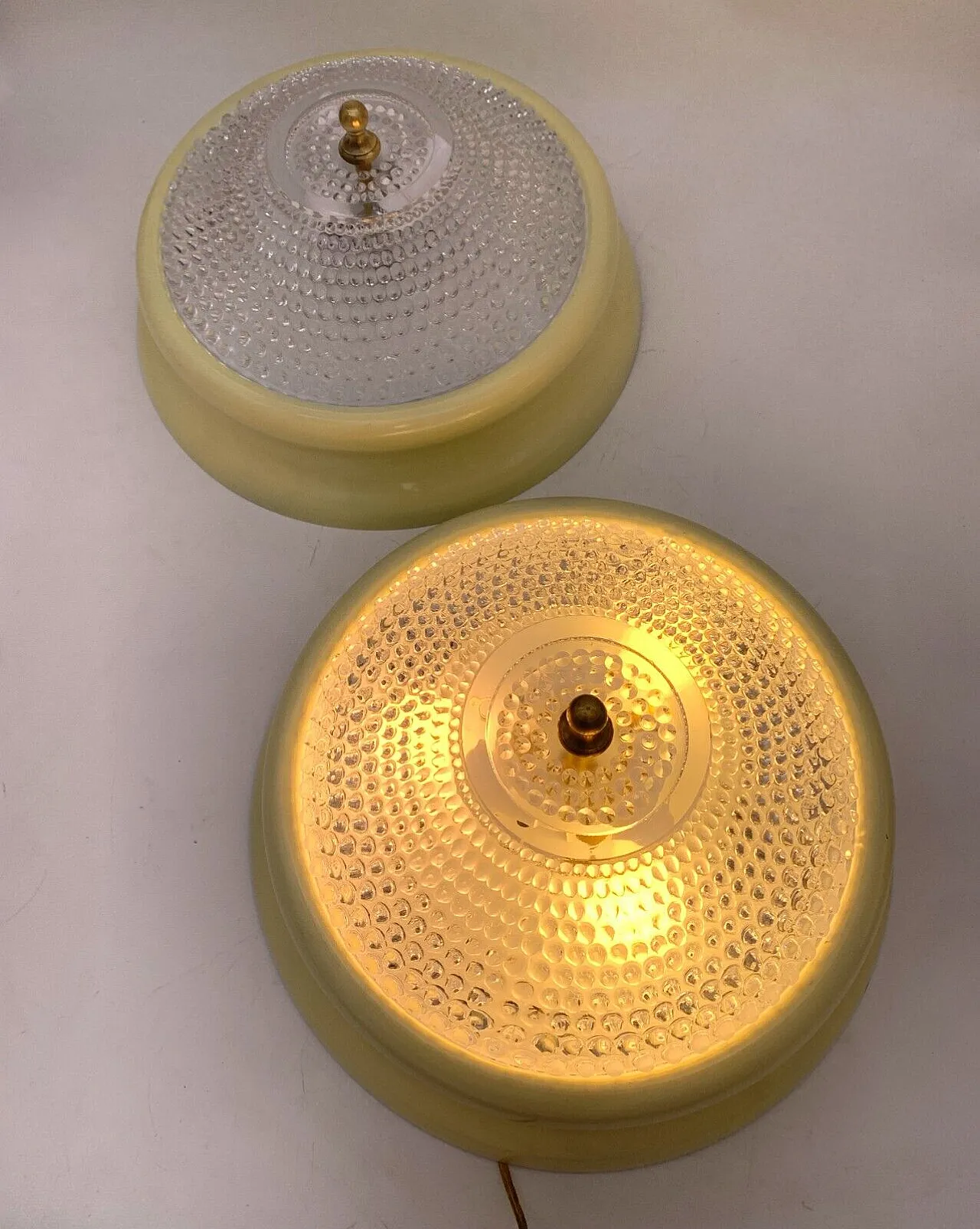 Pair of cream-coloured glass, metal and brass wall sconces, 1960s 1