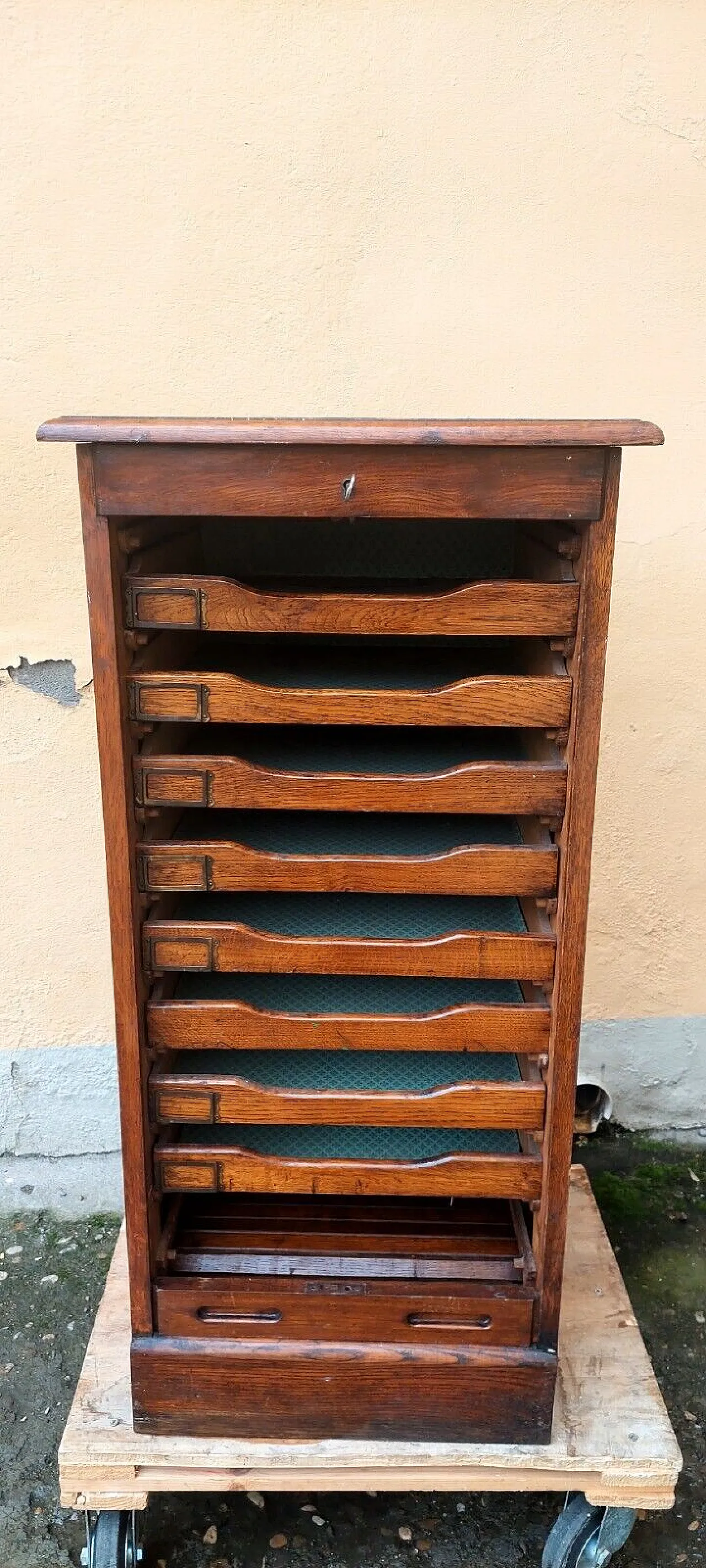 Solid oak filing cabinet, early 20th century 6