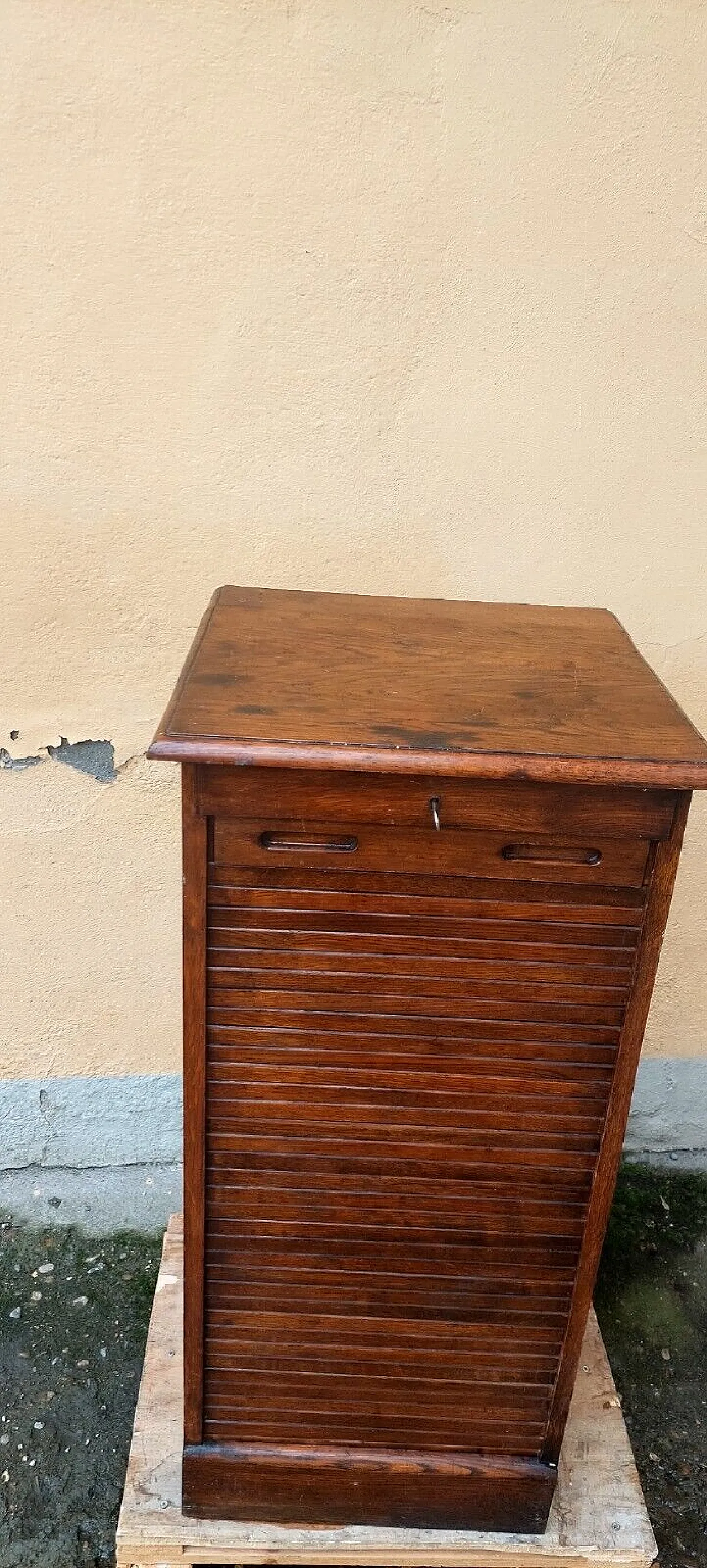 Solid oak filing cabinet, early 20th century 10