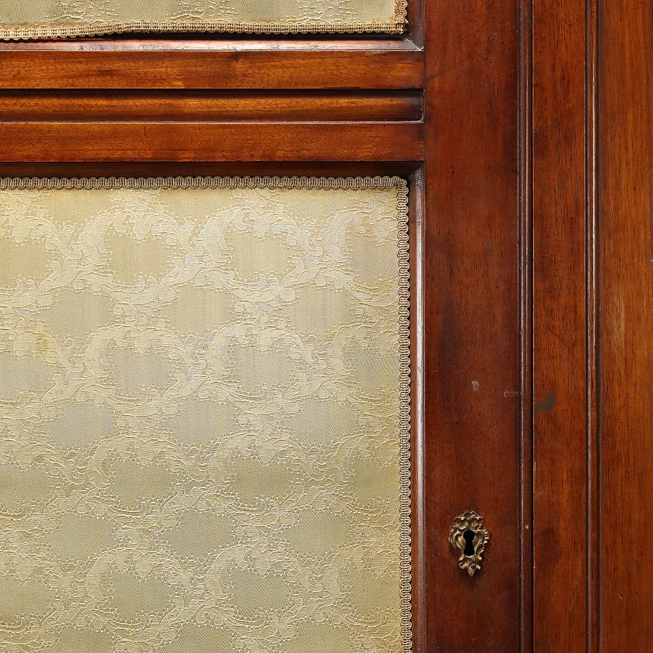 Walnut wardrobe with drawers, 19th century 6