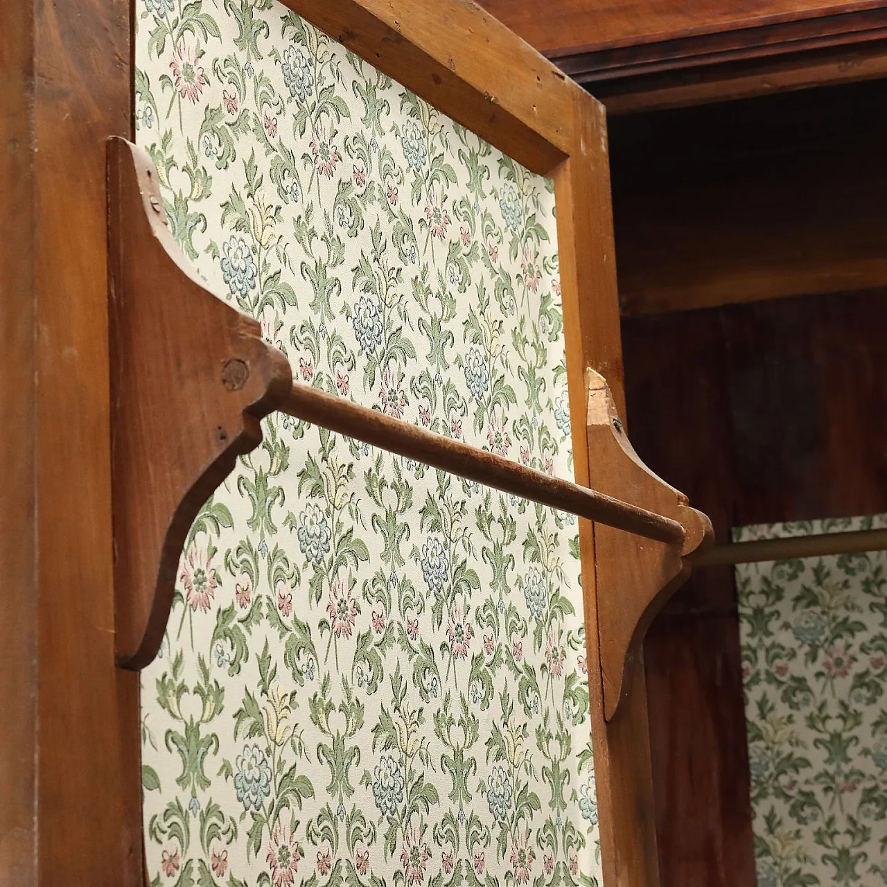 Walnut wardrobe with drawers, 19th century 7