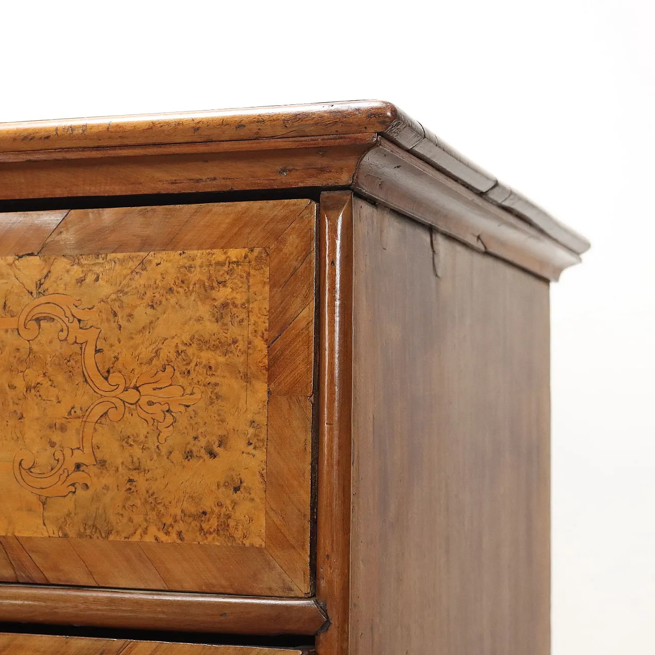 Walnut chest of 3 drawers, 17th century 4