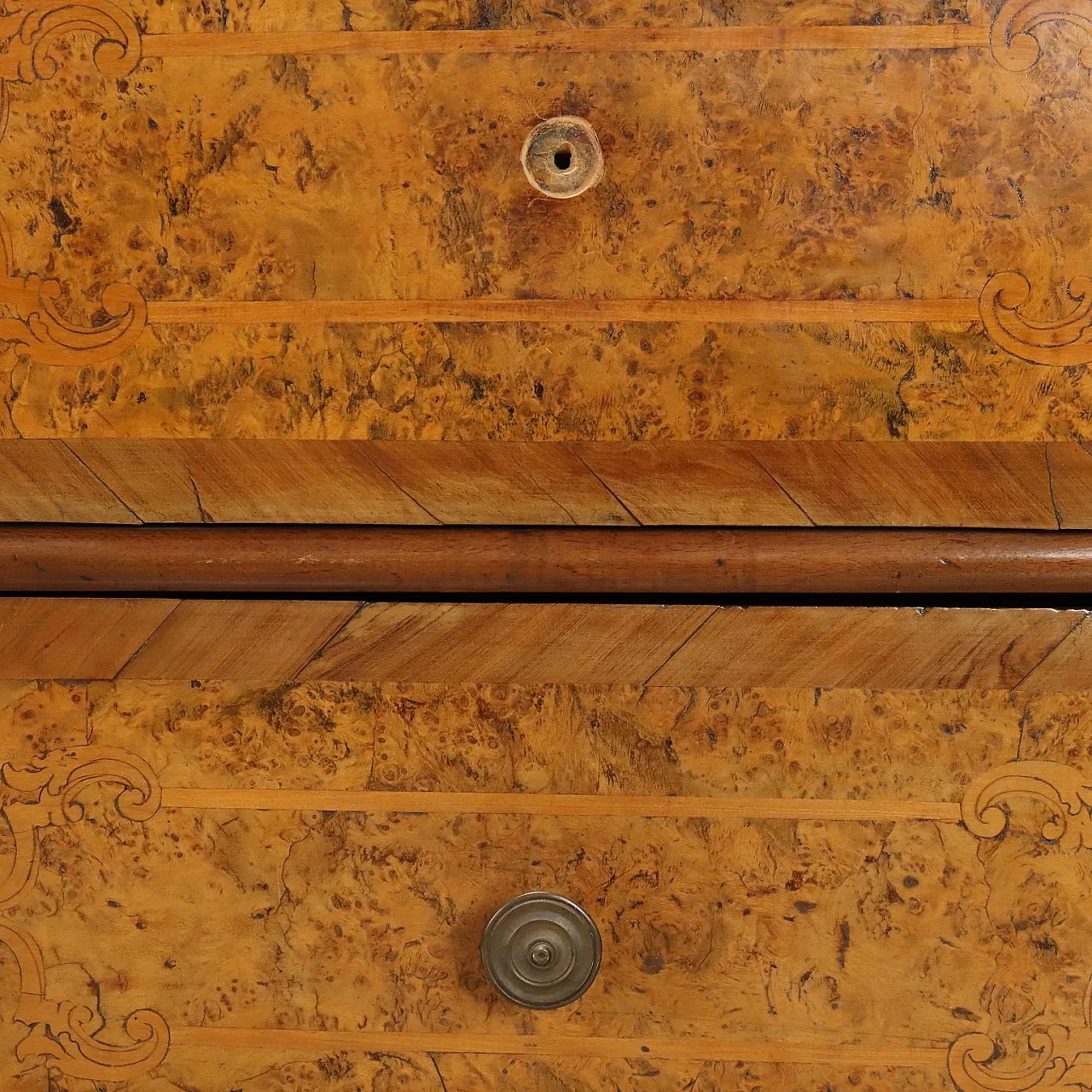 Walnut chest of 3 drawers, 17th century 5