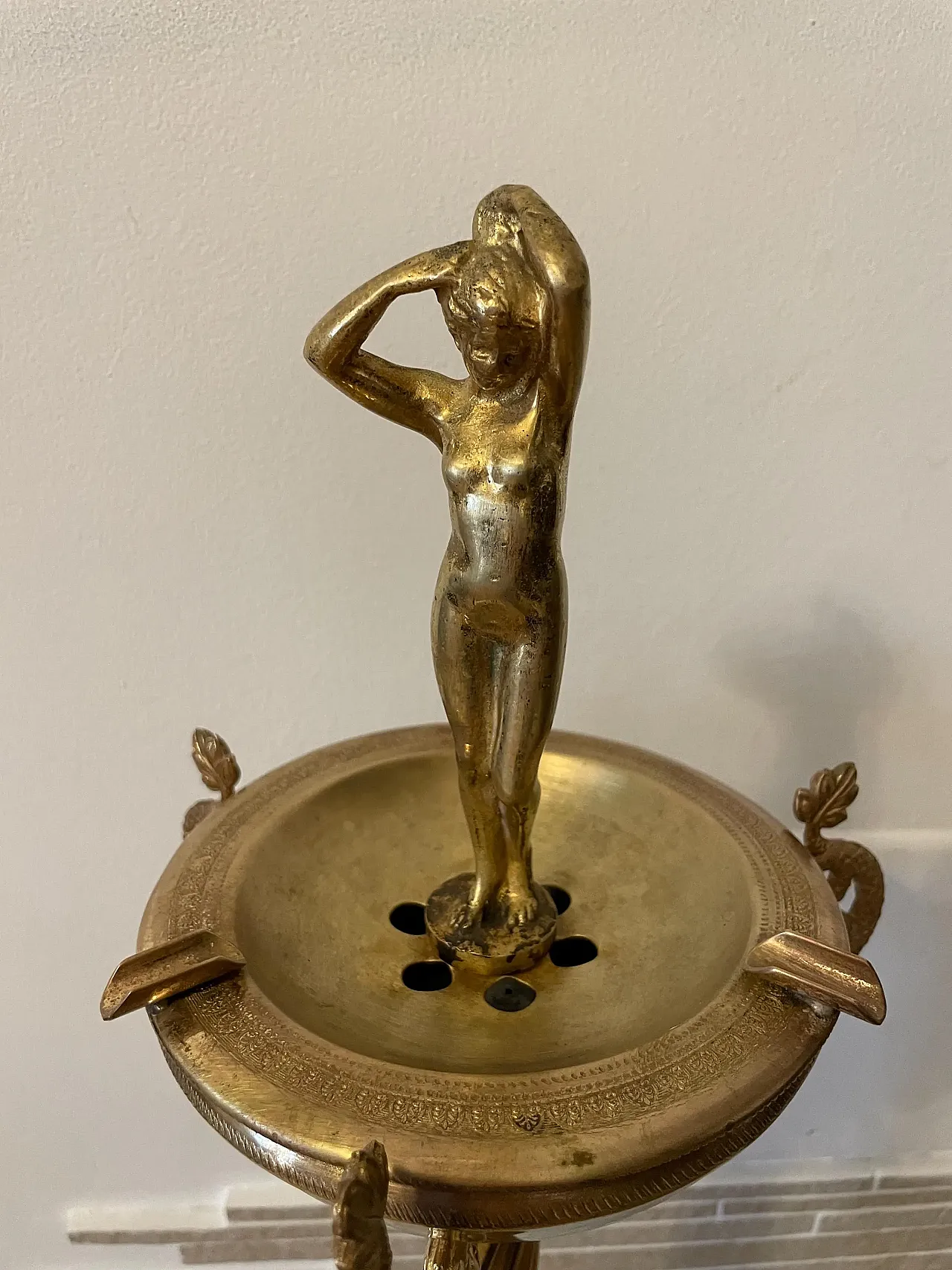 Standing ashtray in brass, 60s 8